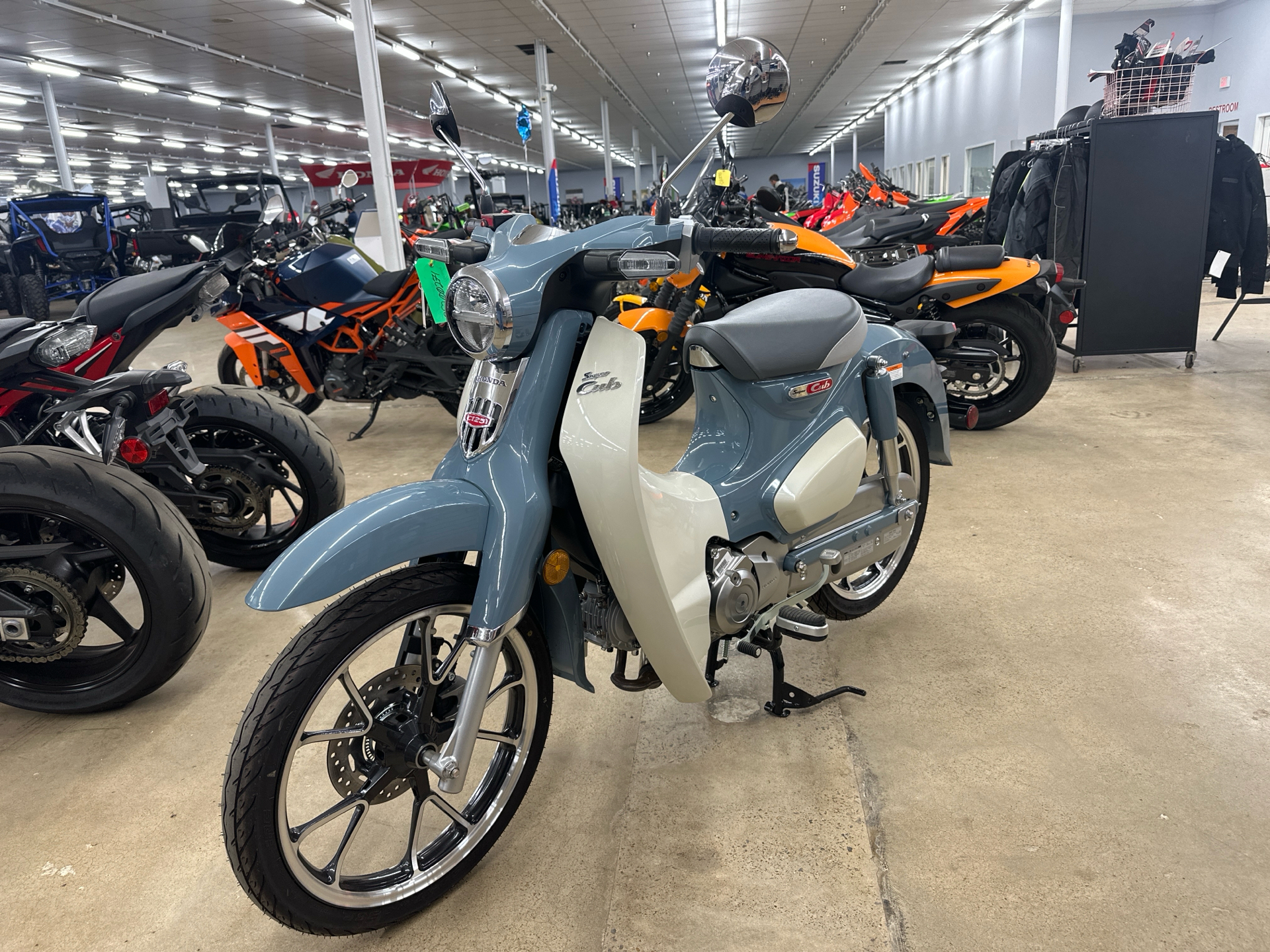 2024 Honda Super Cub C125 ABS in Columbia, Tennessee - Photo 2