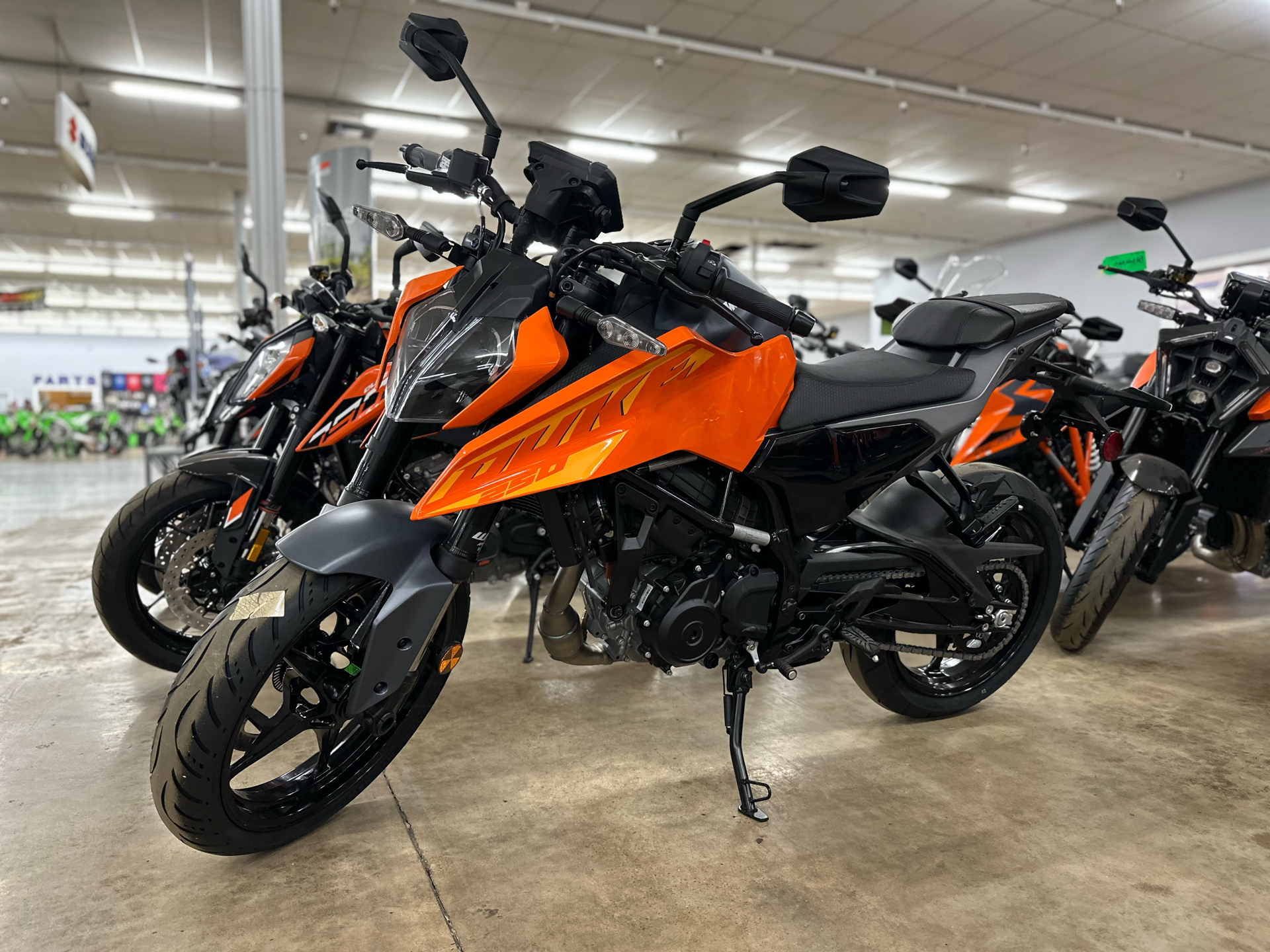 2024 KTM 250 Duke in Columbia, Tennessee - Photo 2