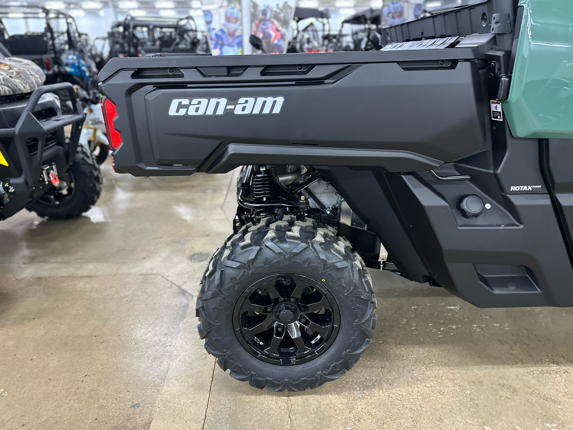 2025 Can-Am Defender DPS CAB in Columbia, Tennessee - Photo 7