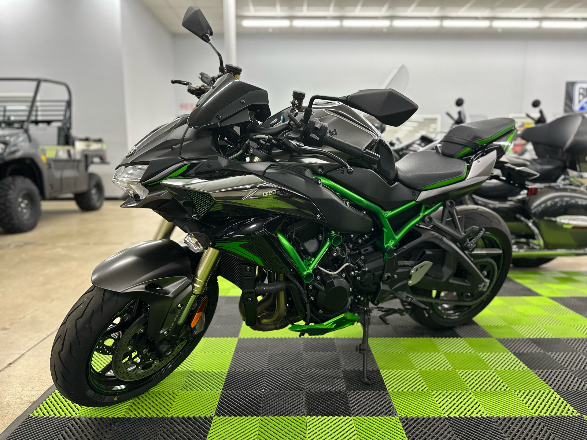 New 2025 Kawasaki Z H2 SE ABS, Columbia TN | Specs, Price, Photos