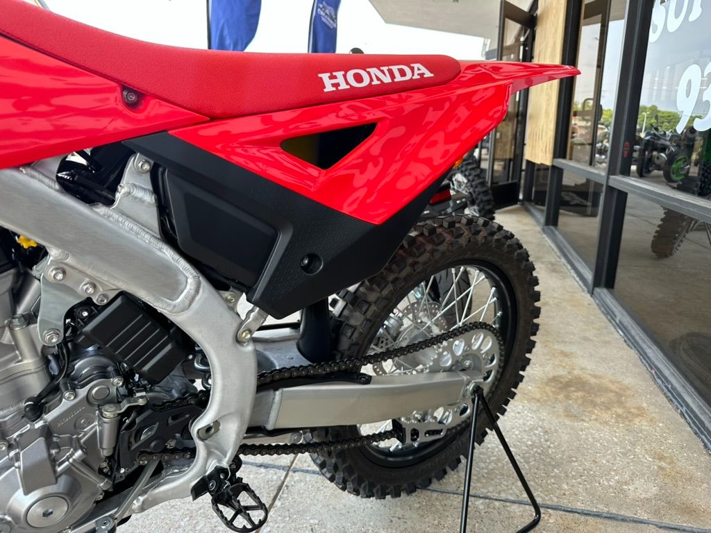 2025 Honda CRF250R in Columbia, Tennessee - Photo 4