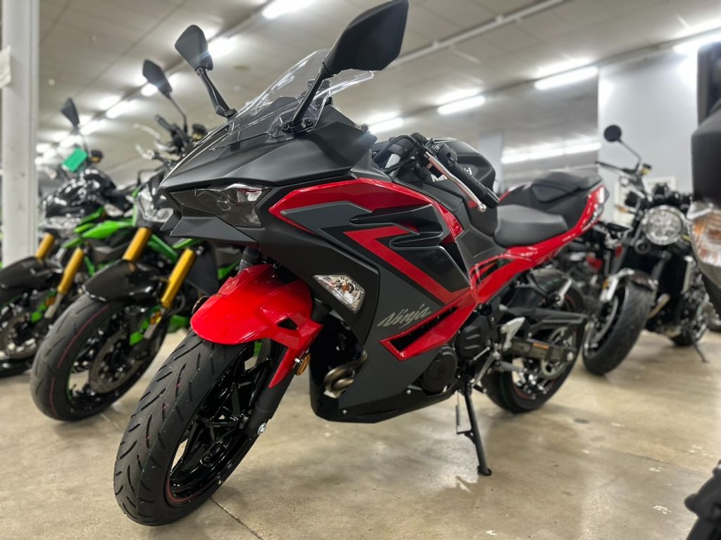 2025 Kawasaki Ninja 500 ABS in Columbia, Tennessee - Photo 2