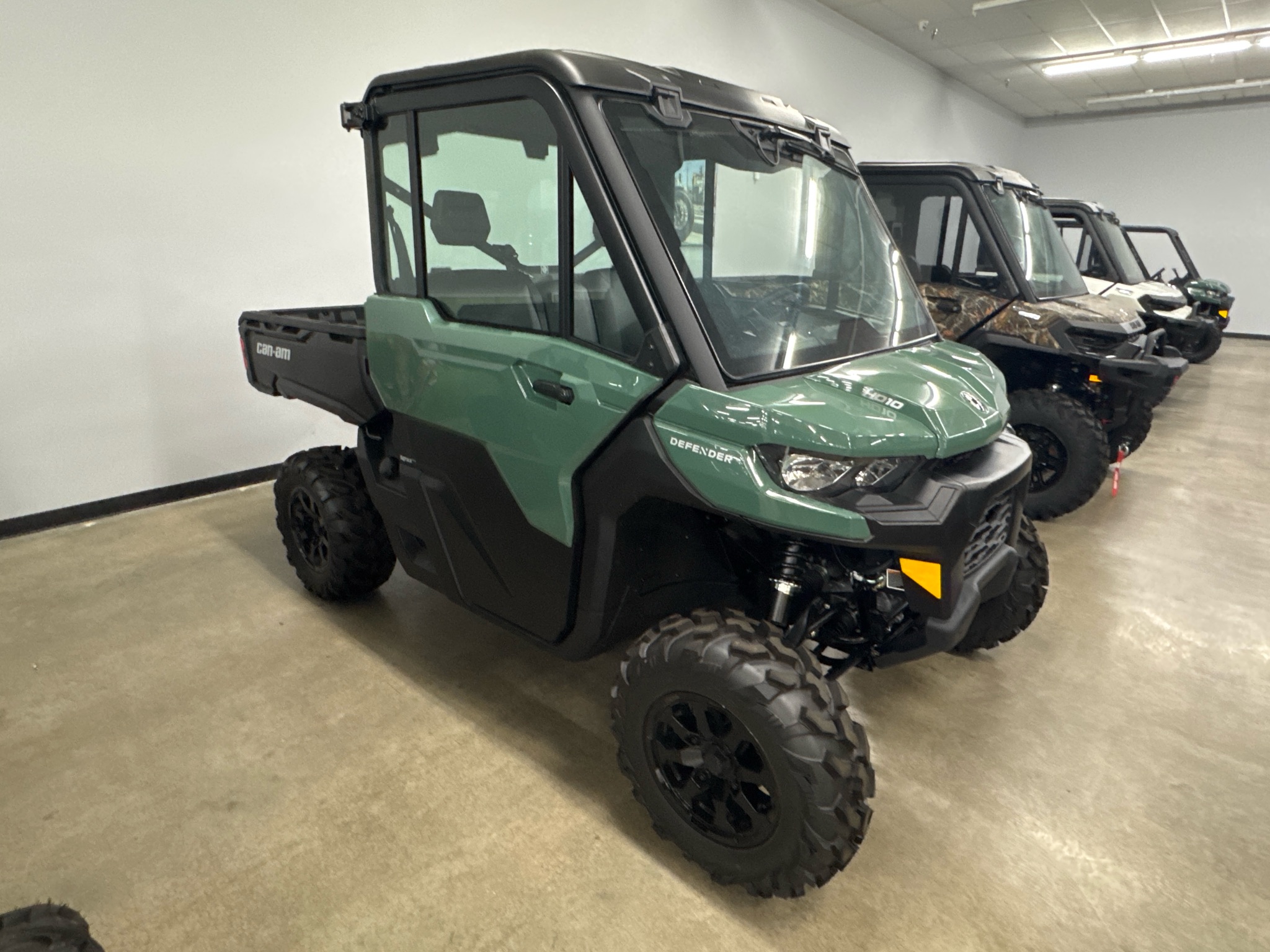2026 Can-Am Defender DPS CAB HD10