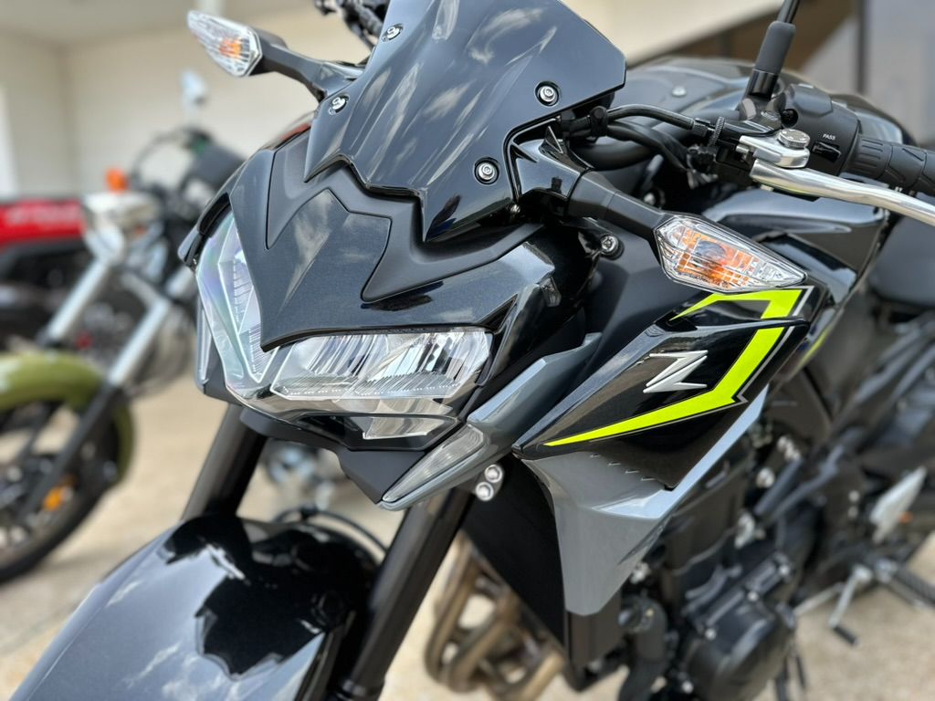 2025 Kawasaki Z500 ABS in Columbia, Tennessee - Photo 2