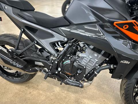 2024 KTM 990 Duke in Columbia, Tennessee - Photo 8