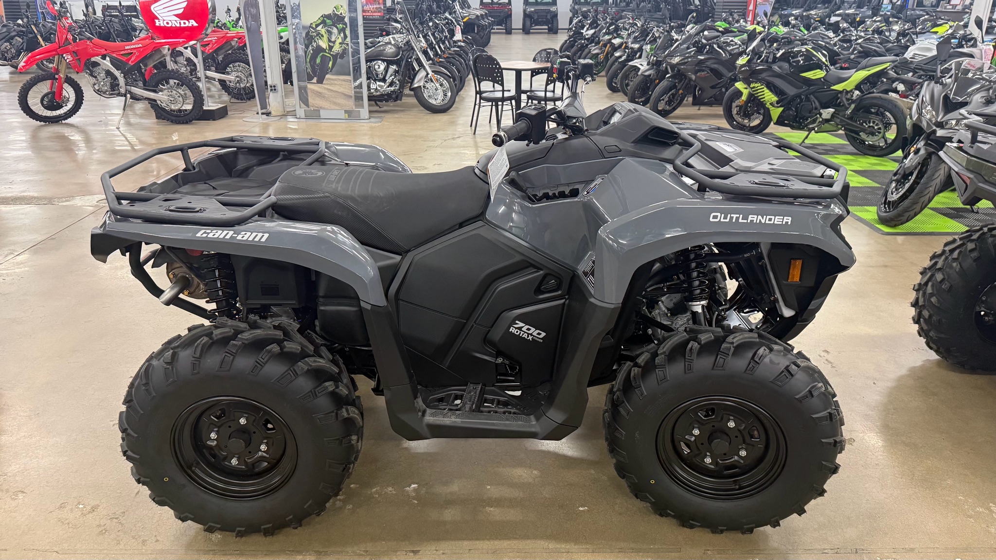 2026 Can-Am Outlander DPS 700
