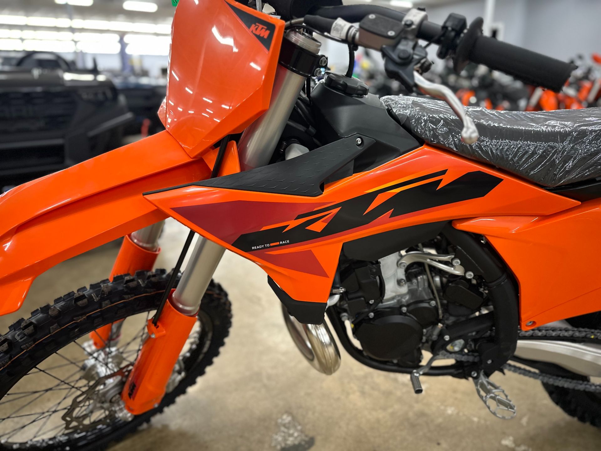 2025 KTM 250 SX in Columbia, Tennessee - Photo 2