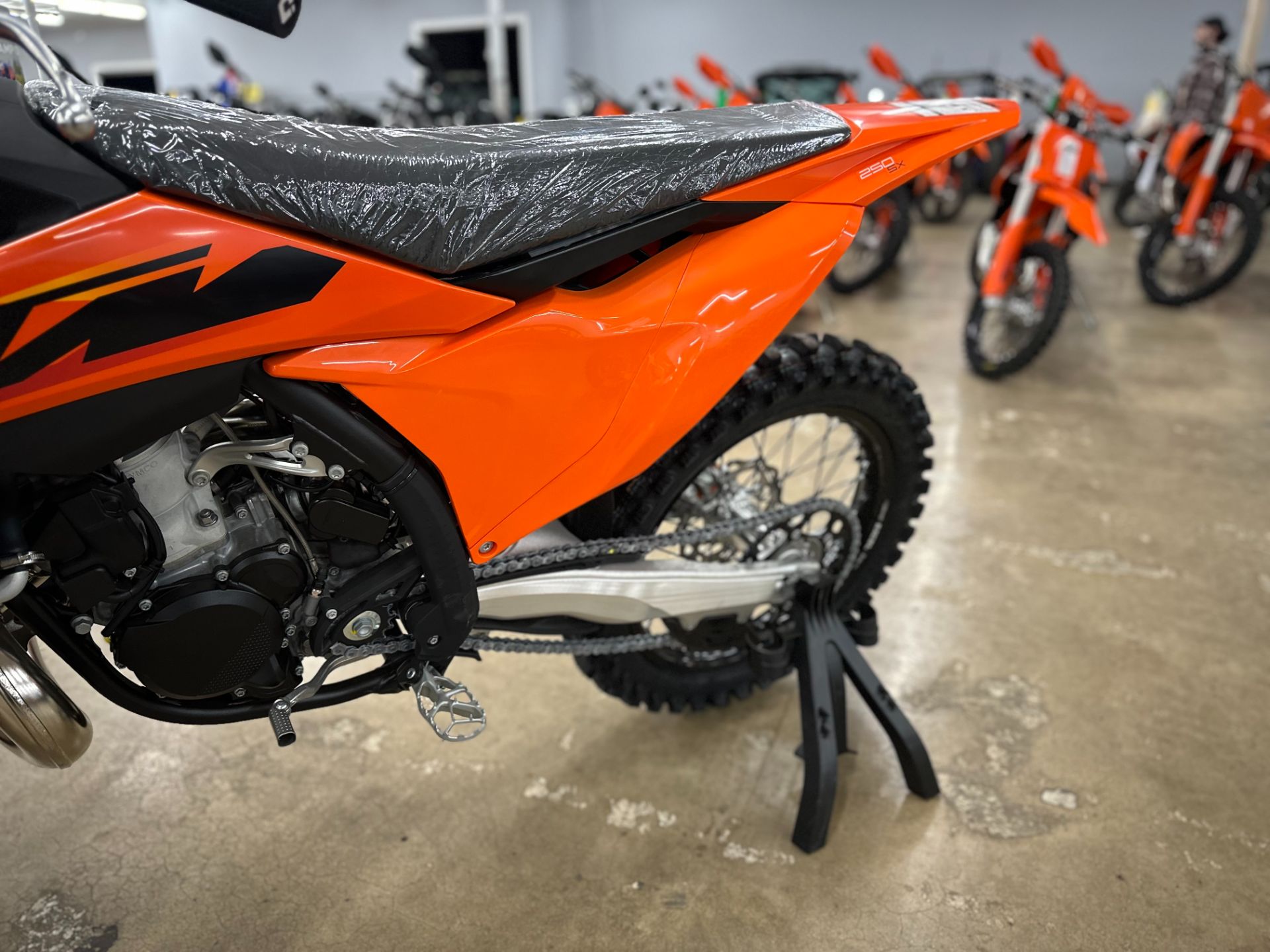 2025 KTM 250 SX in Columbia, Tennessee - Photo 4