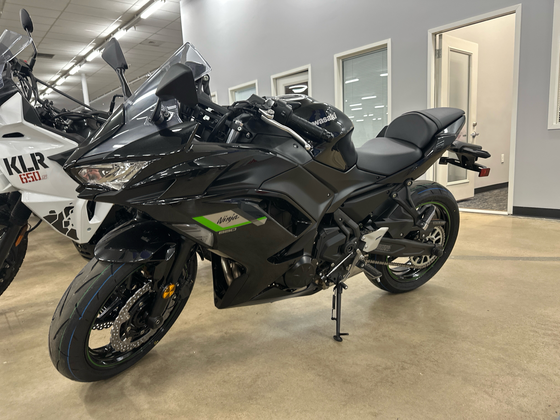 2025 Kawasaki Ninja 650 in Columbia, Tennessee - Photo 1