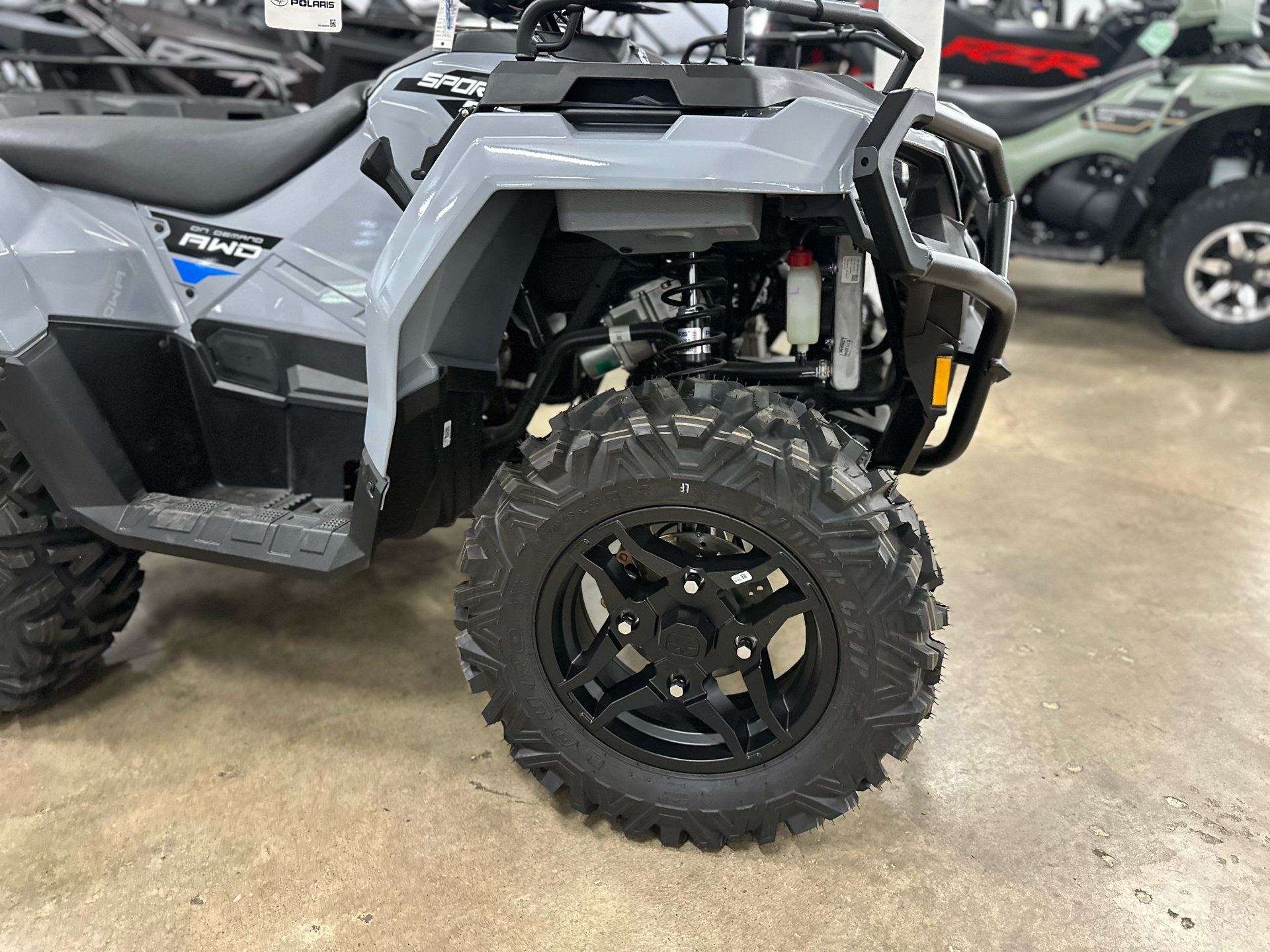 2024 Polaris Sportsman 570 Premium in Columbia, Tennessee - Photo 2