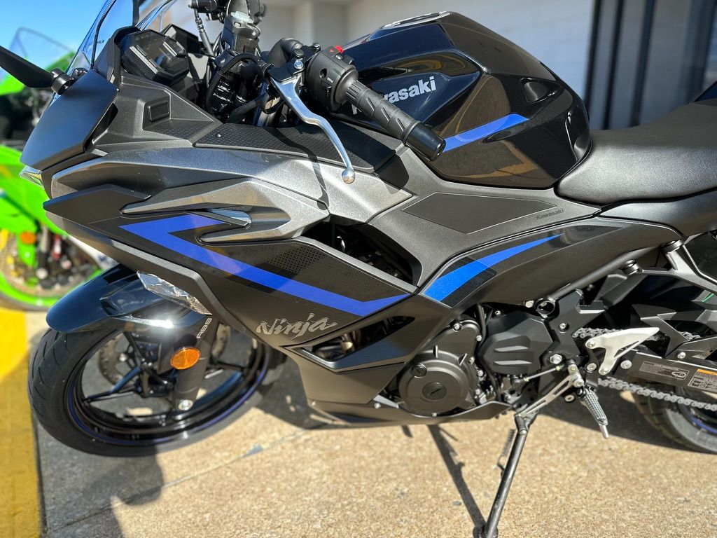 2025 Kawasaki Ninja 500 SE ABS in Columbia, Tennessee - Photo 2