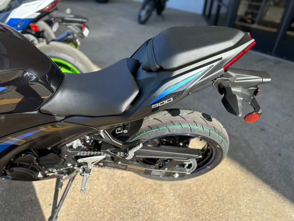 2025 Kawasaki Ninja 500 SE ABS in Columbia, Tennessee - Photo 3