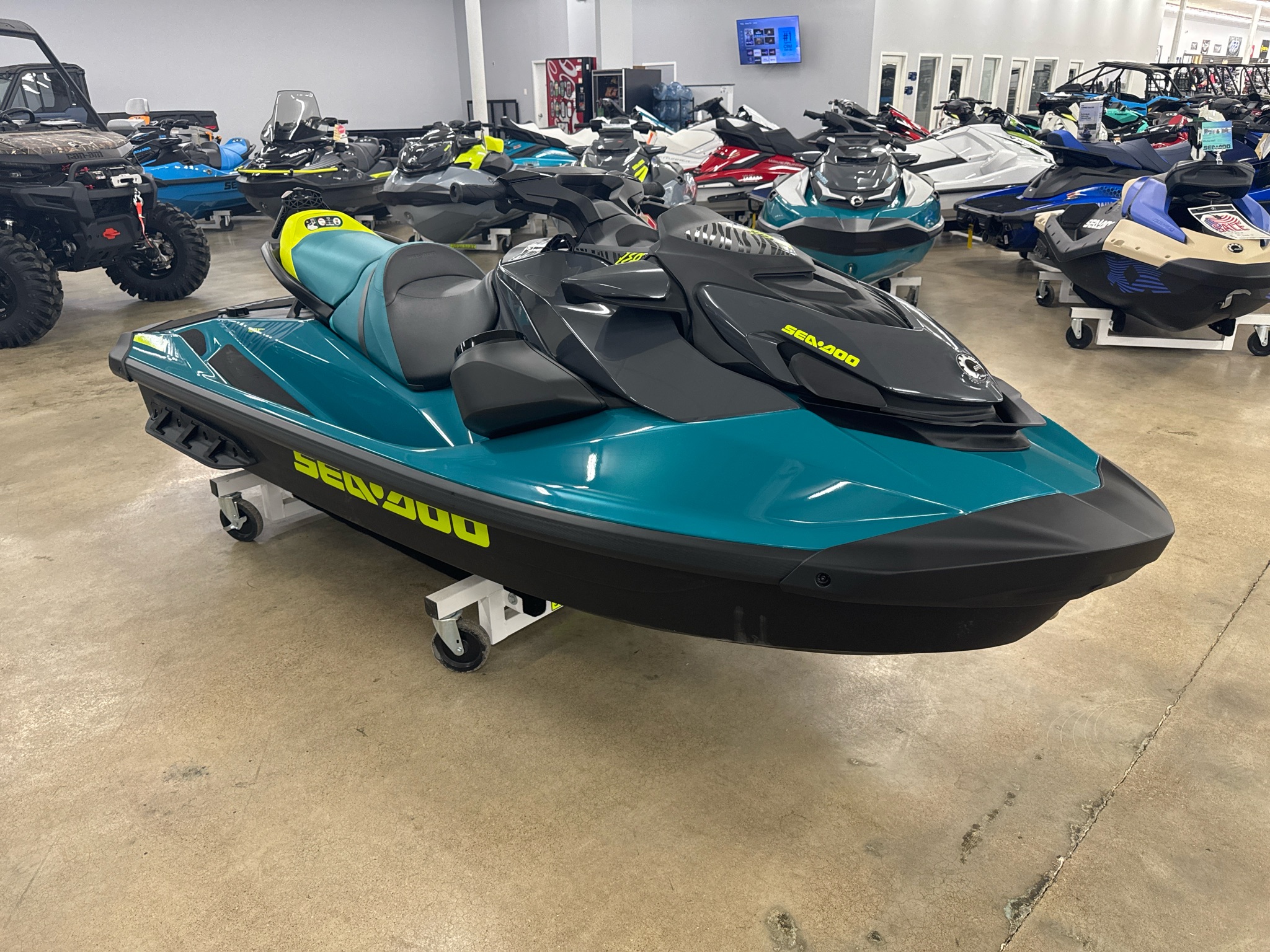 2026 Sea-Doo Wake 170 + BRP Premium Audio, iDF, iBR 1