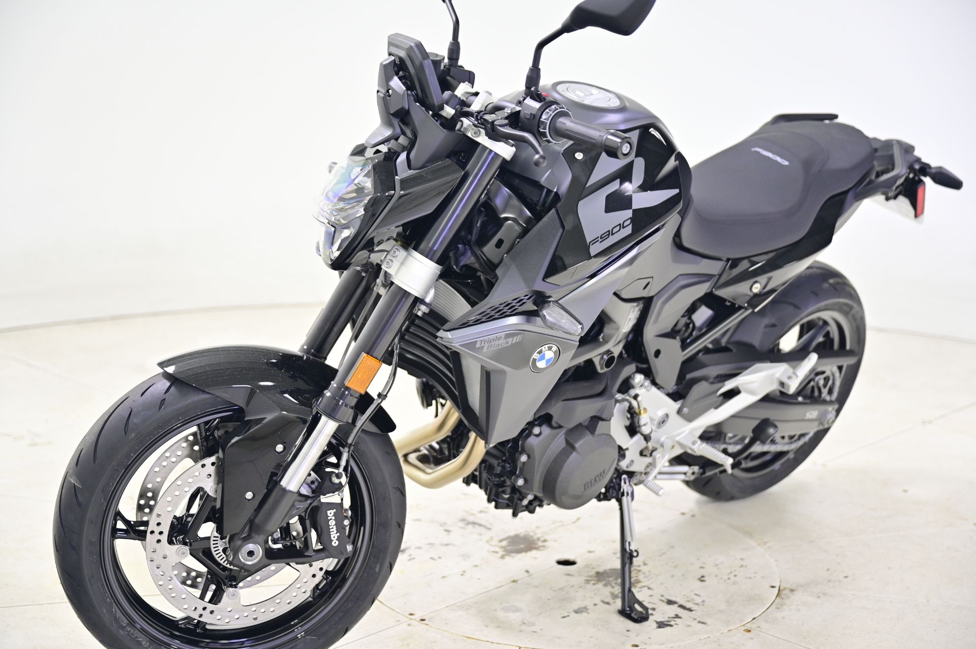 New 2025 BMW F 900 R, Richfield MN | Specs, Price, Photos