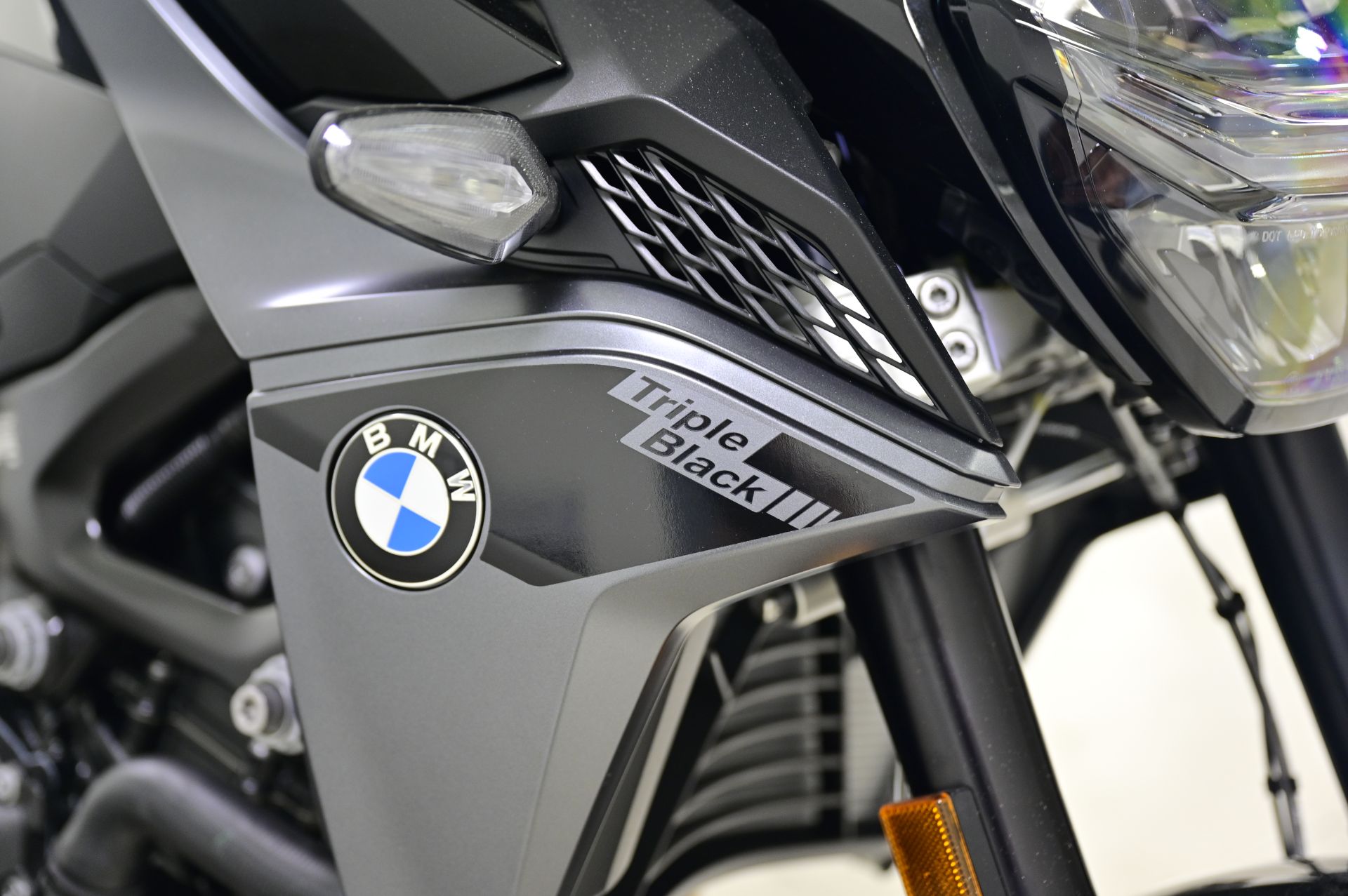 New 2025 BMW F 900 R, Richfield MN | Specs, Price, Photos