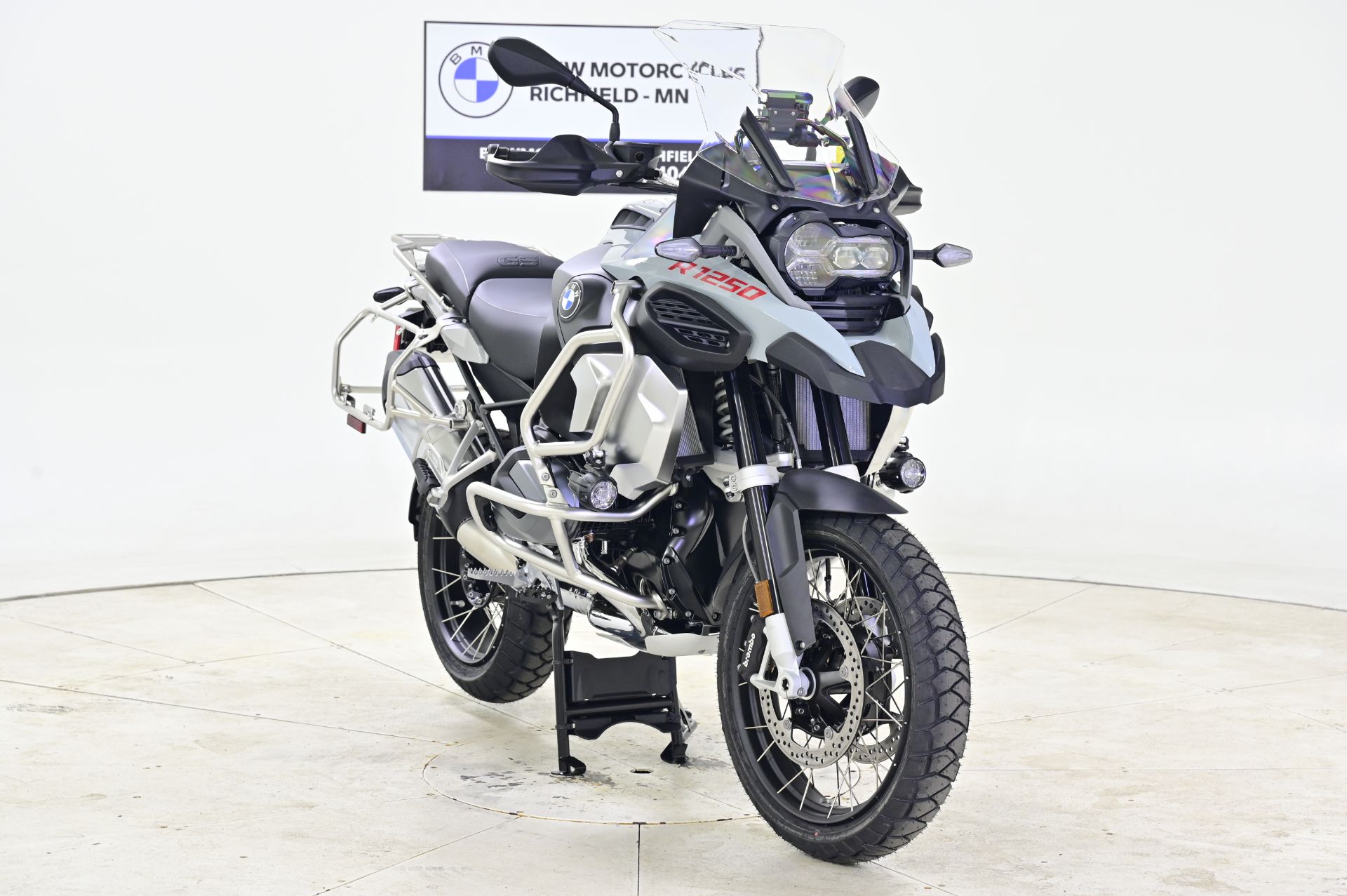 2024 BMW R 1250 GS Adventure in Richfield, Minnesota - Photo 2