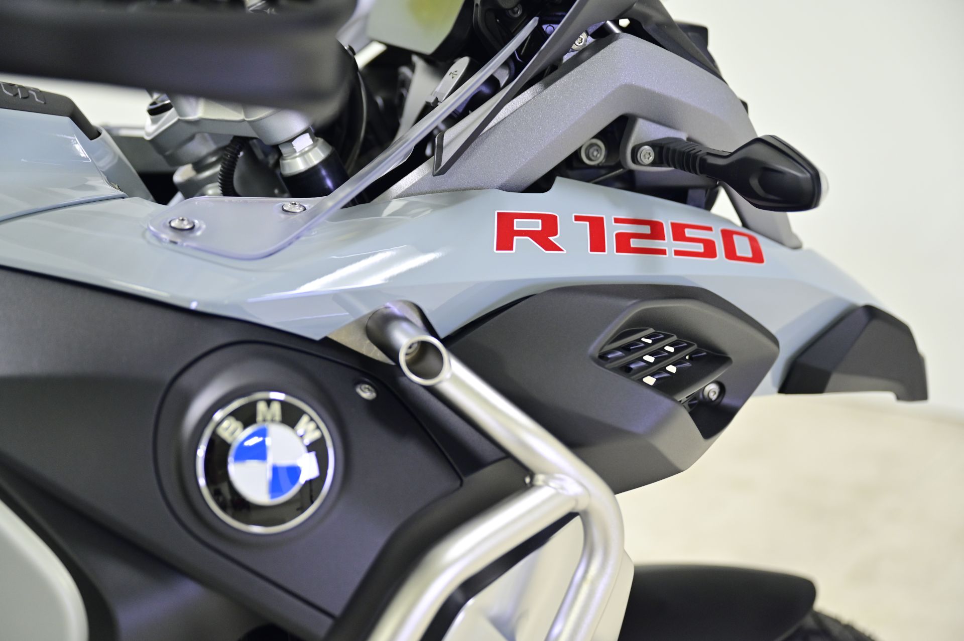2024 BMW R 1250 GS Adventure in Richfield, Minnesota - Photo 16