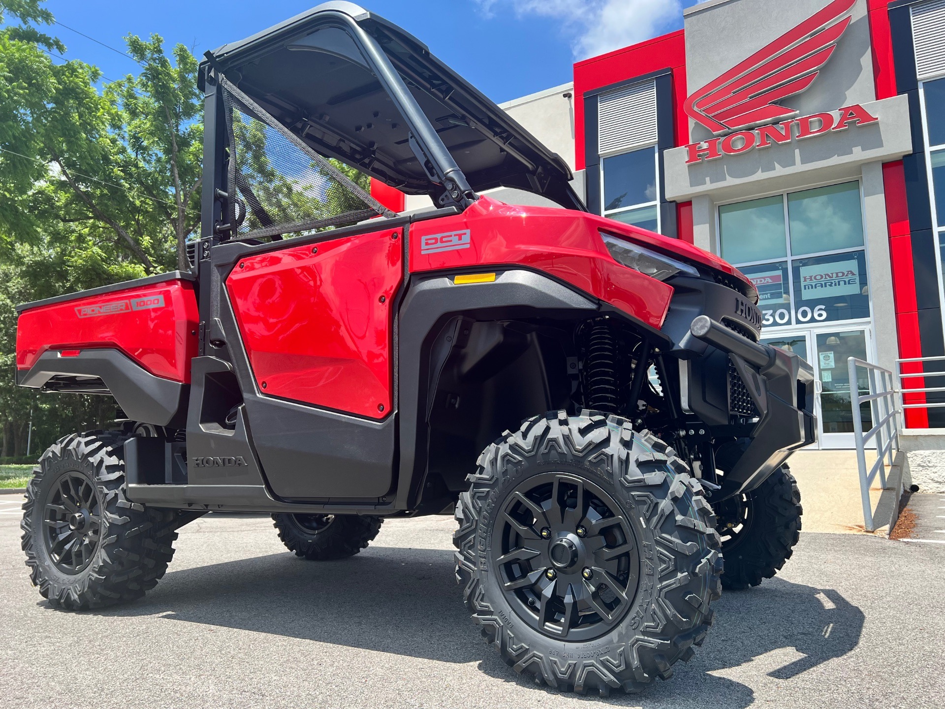 2026 Honda Pioneer 1000 Deluxe 2