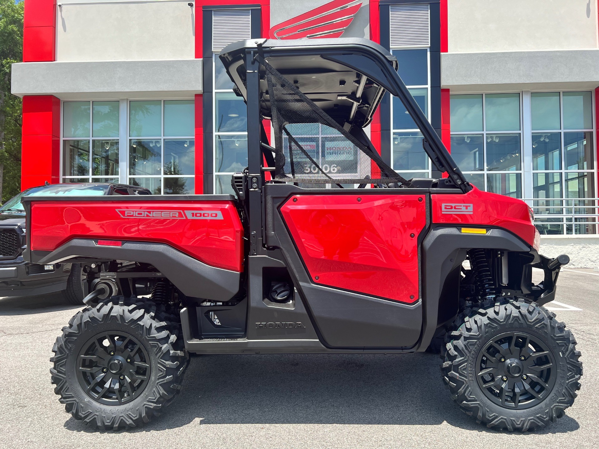 2026 Honda Pioneer 1000 Deluxe 3