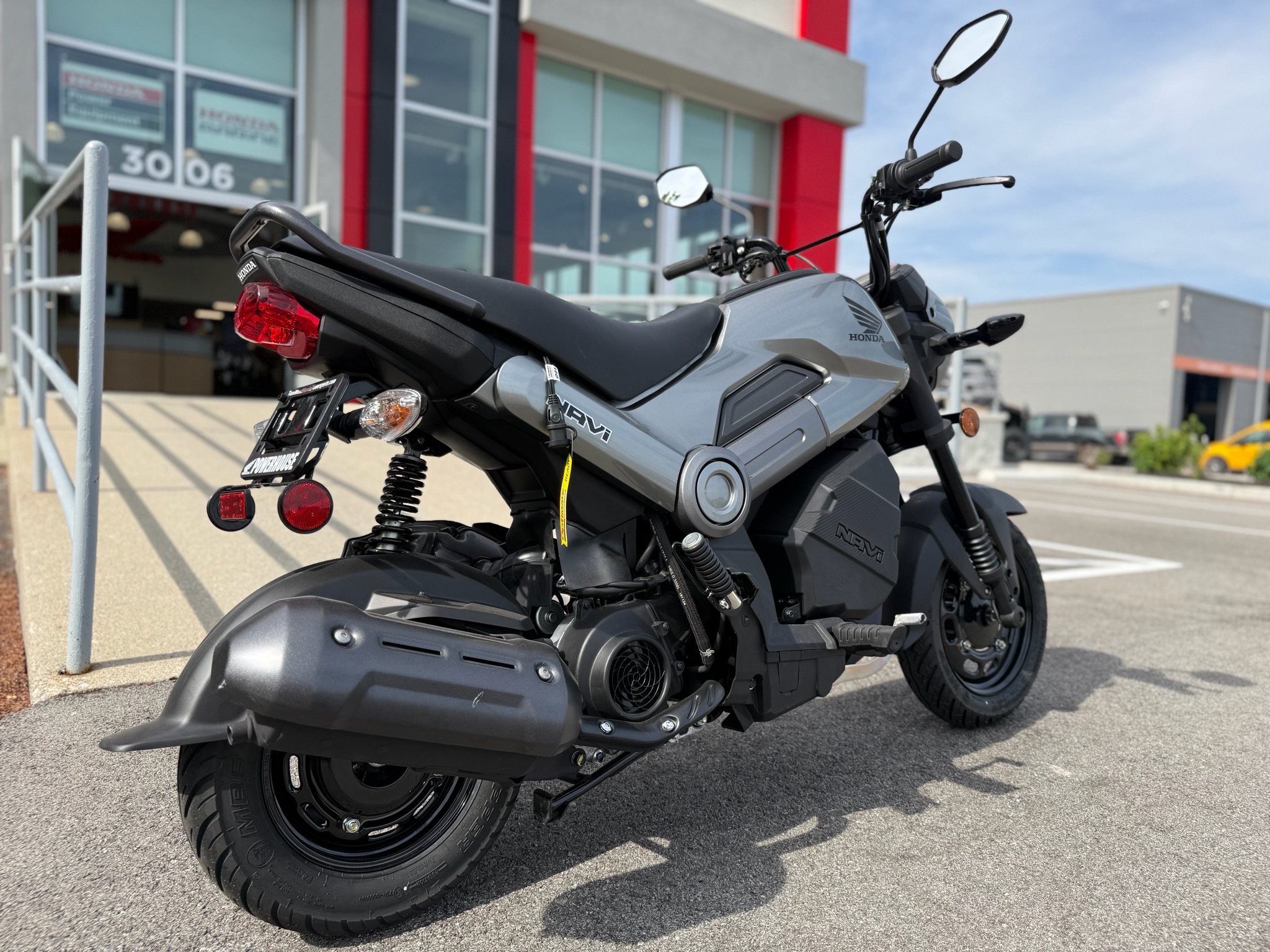 2025 Honda Navi 8