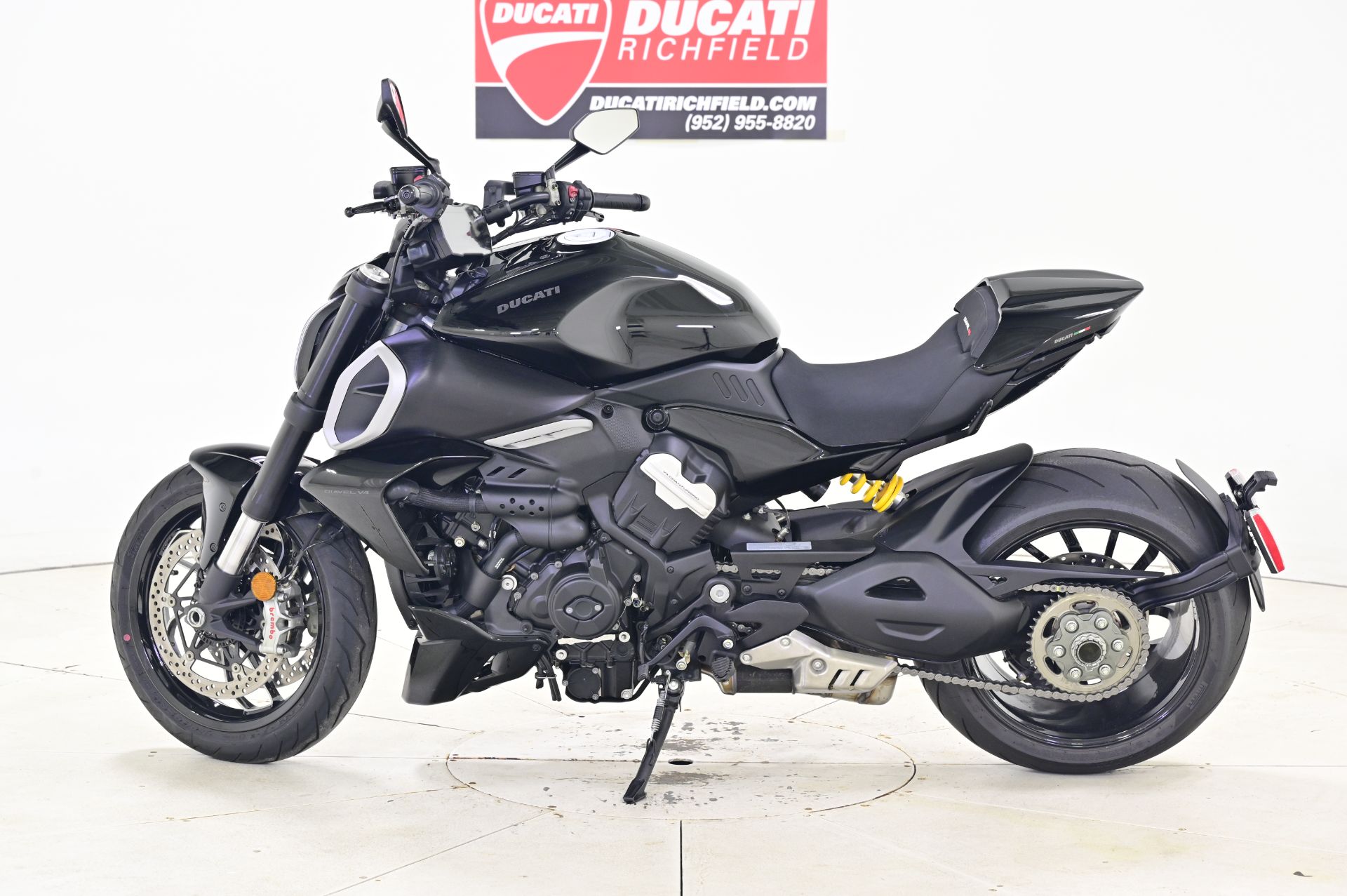 2024 Ducati Diavel V4 in Richfield, Minnesota - Photo 1