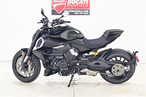 2024 Ducati Diavel V4 in Richfield, Minnesota