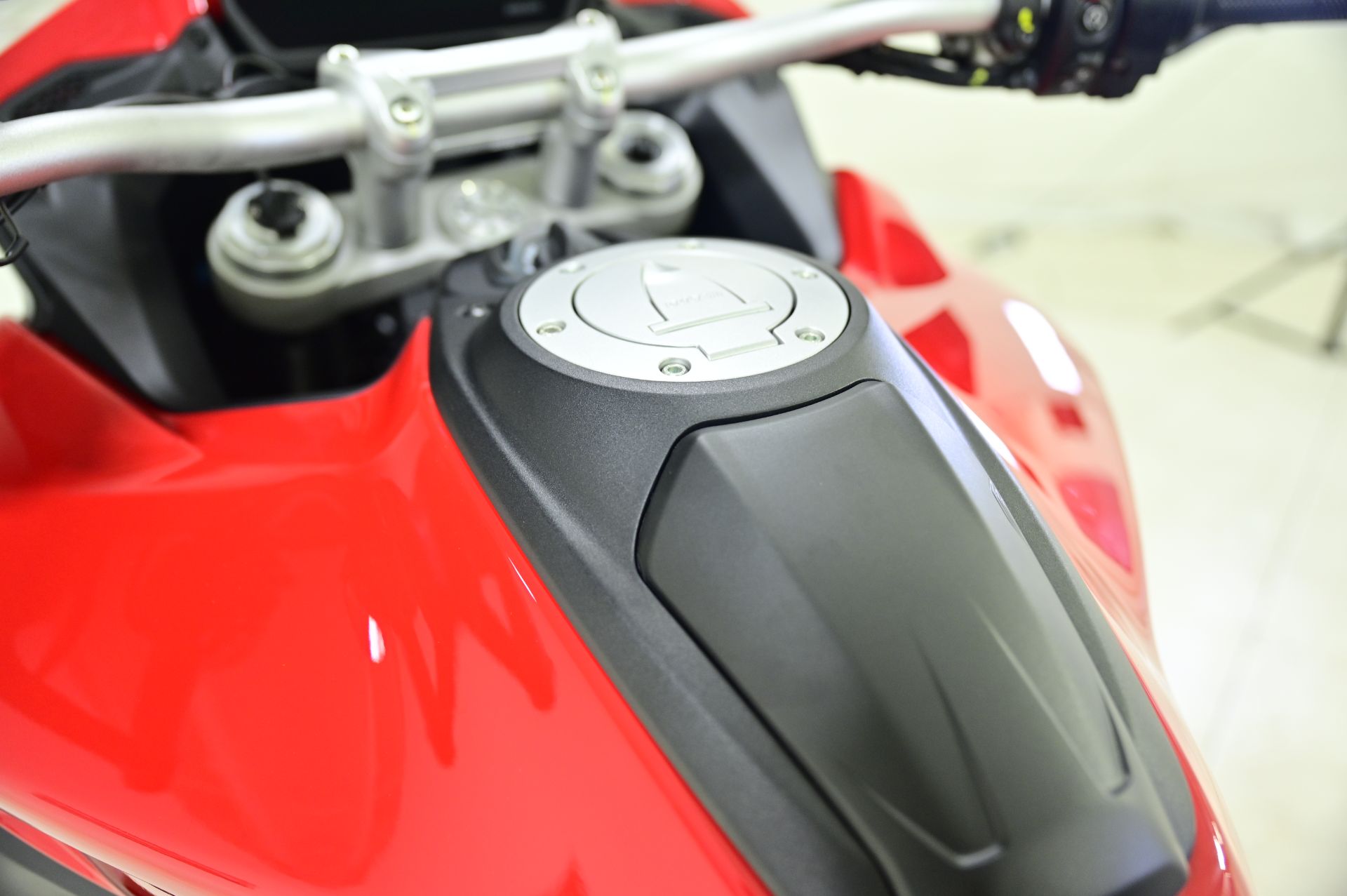 2024 Ducati Multistrada V4 S Travel & Radar Spoked Wheels in Richfield, Minnesota - Photo 24