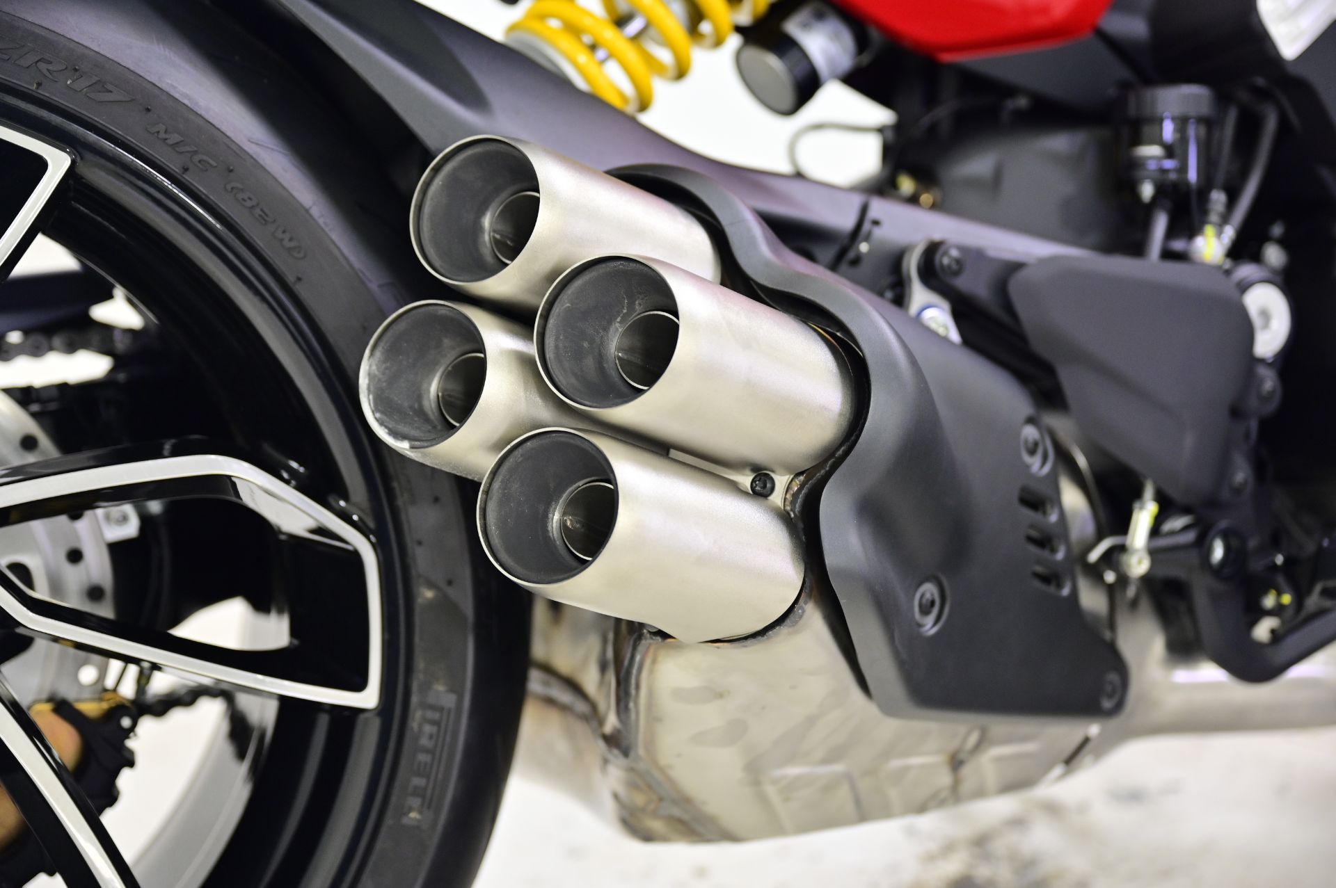 2024 Ducati Diavel V4 in Richfield, Minnesota - Photo 17