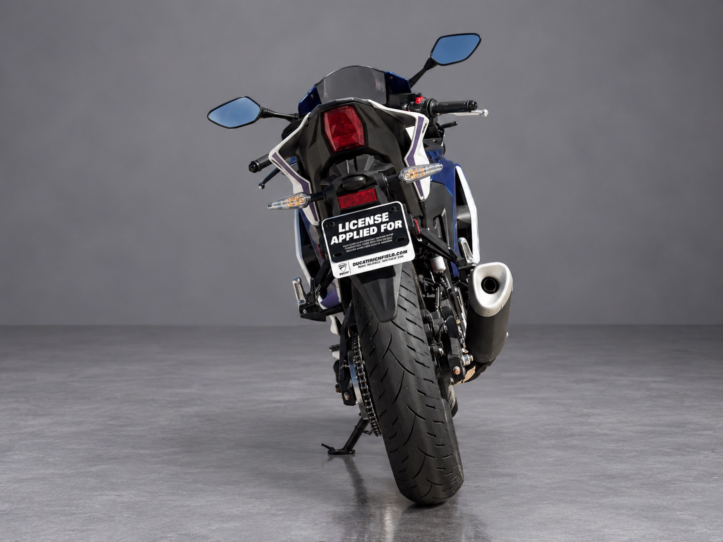 2025 Yamaha YZF-R3 4