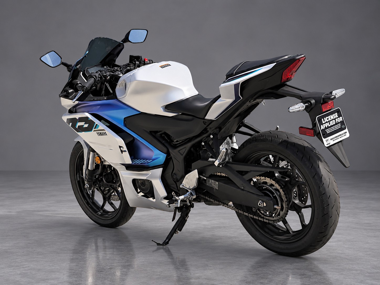 2025 Yamaha YZF-R3 5