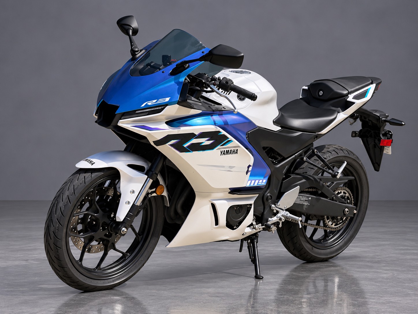 2025 Yamaha YZF-R3 7