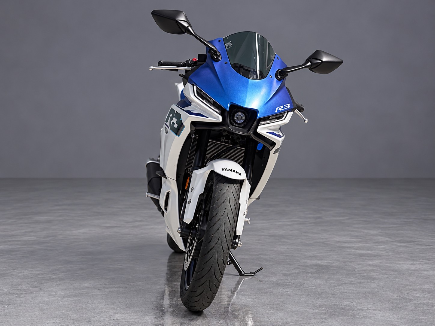 2025 Yamaha YZF-R3 8