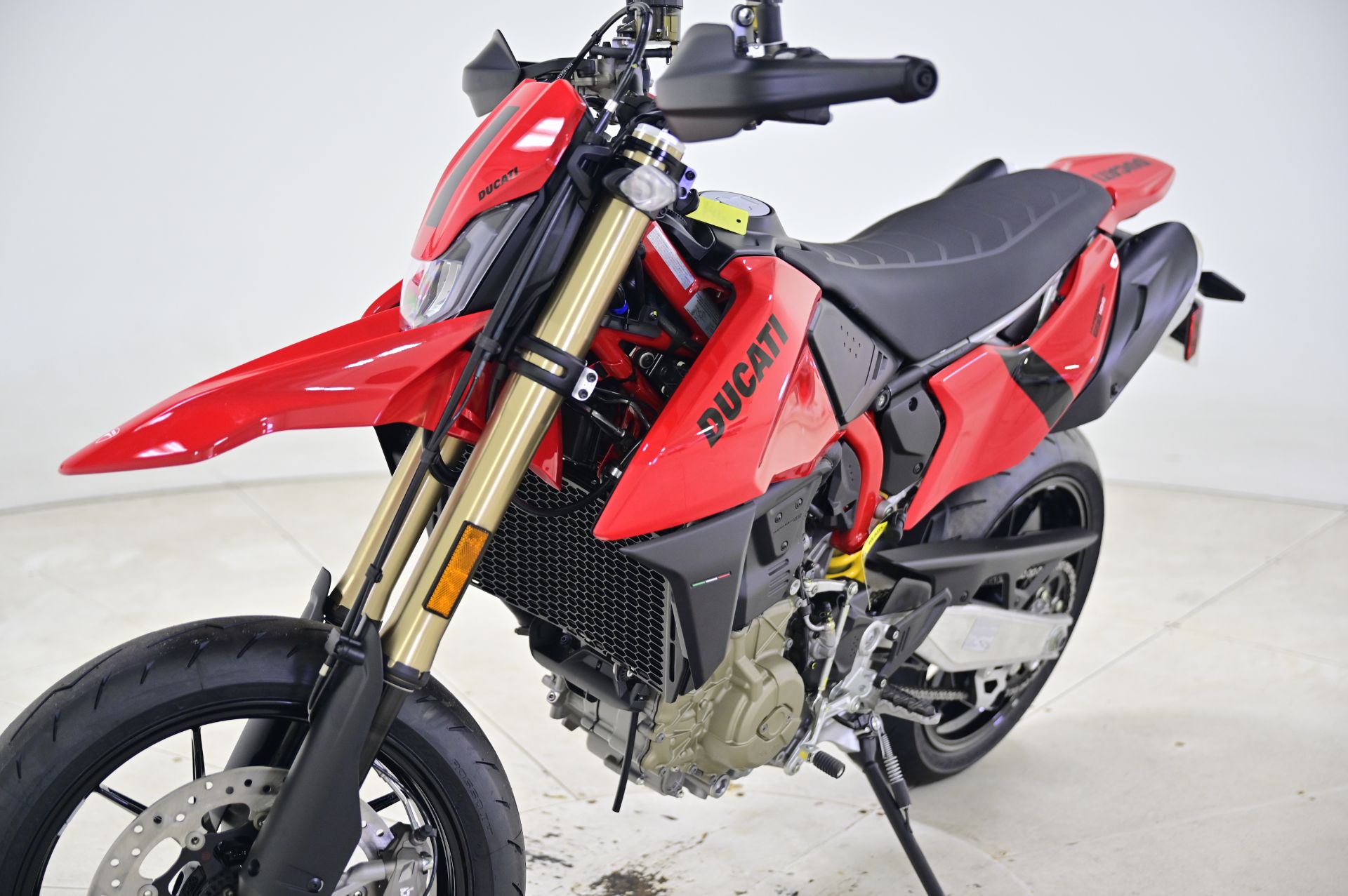 2025 Ducati Hypermotard 698 Mono in Richfield, Minnesota - Photo 9