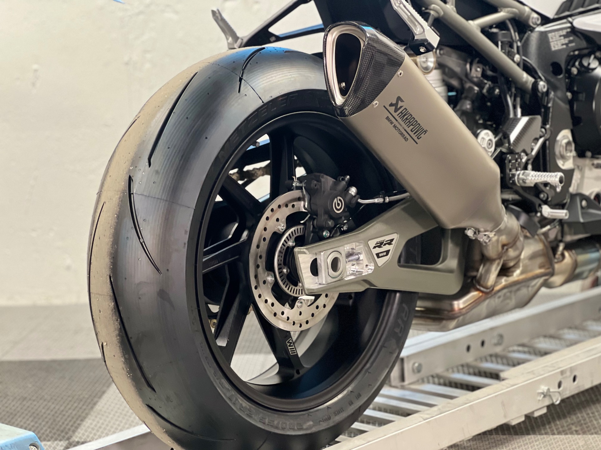 2026 BMW S 1000 RR 9