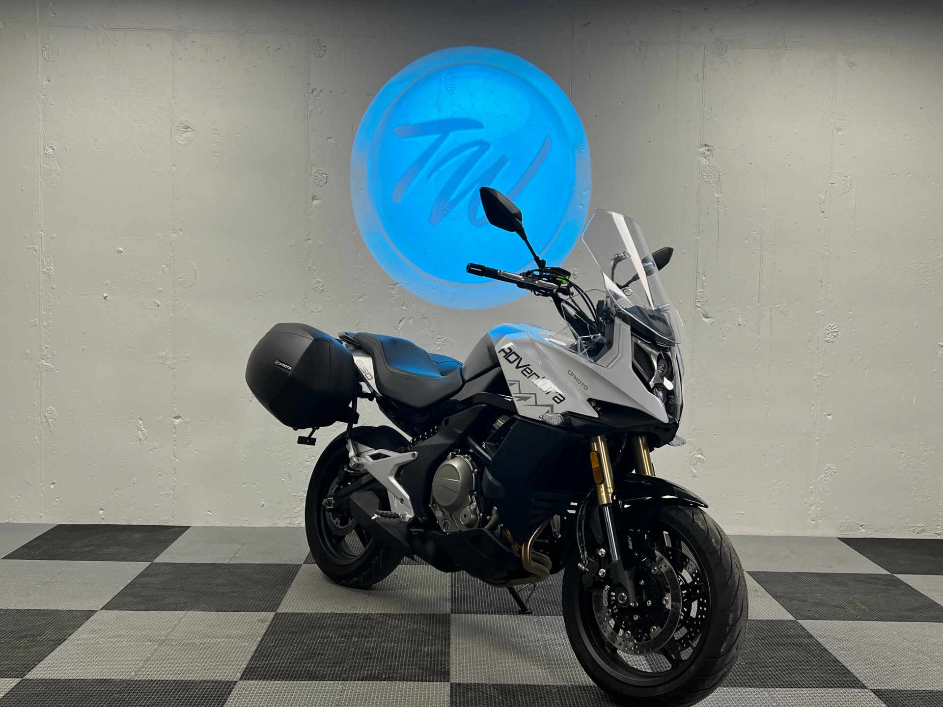 2022 CFMOTO 650 Adventura in Indianapolis, Indiana - Photo 2