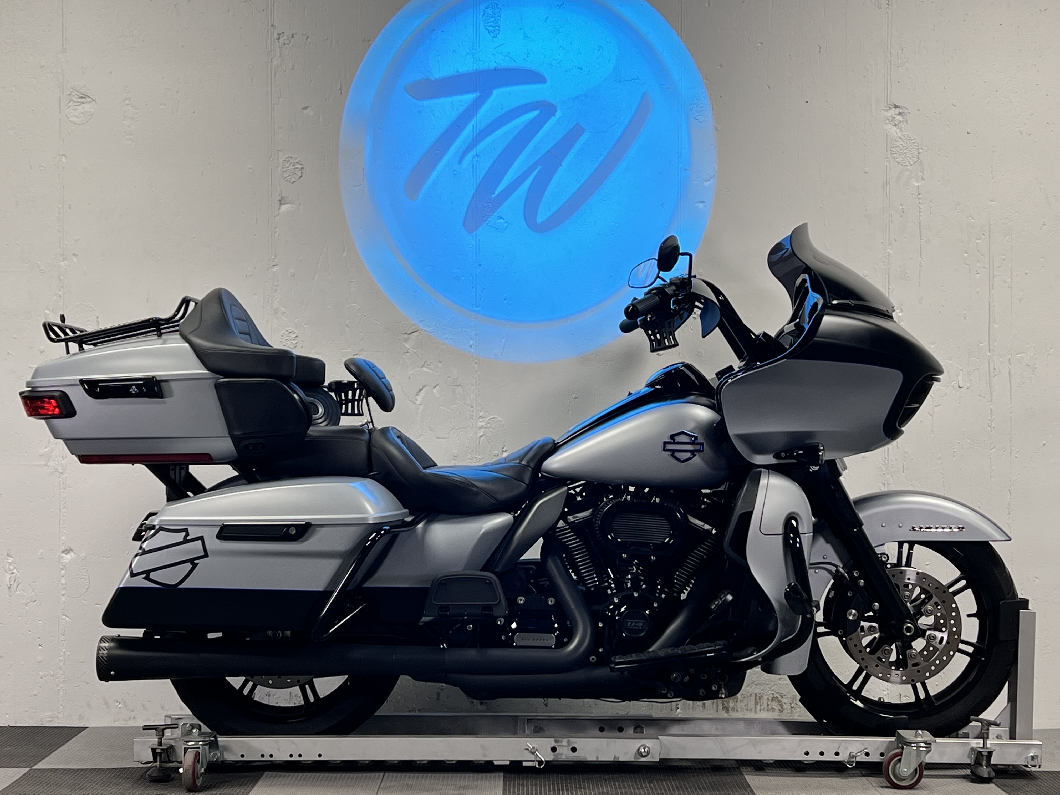 2020 Harley-Davidson Road Glide® Limited 1