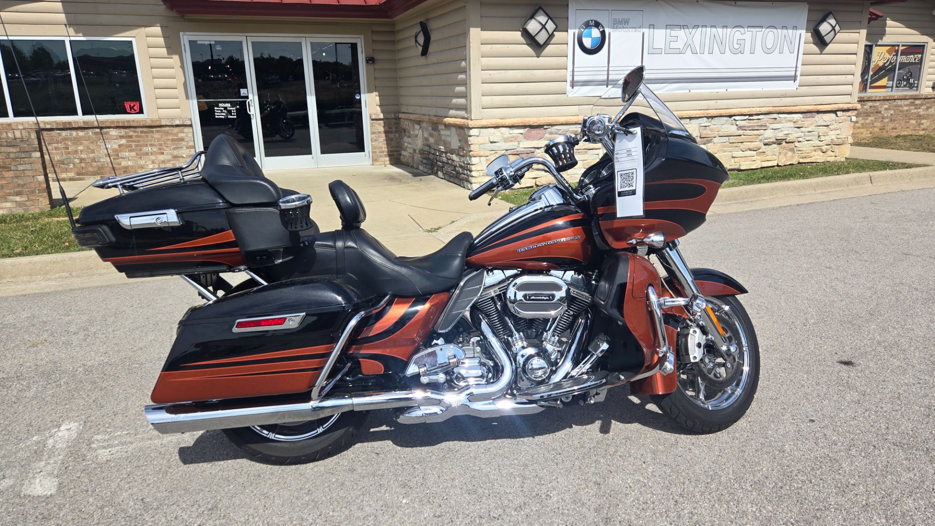 2015 Harley-Davidson CVO™ Road Glide® Ultra in Lexington, Kentucky - Photo 1