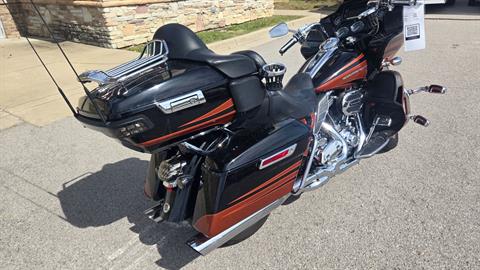 2015 Harley-Davidson CVO™ Road Glide® Ultra in Lexington, Kentucky - Photo 6