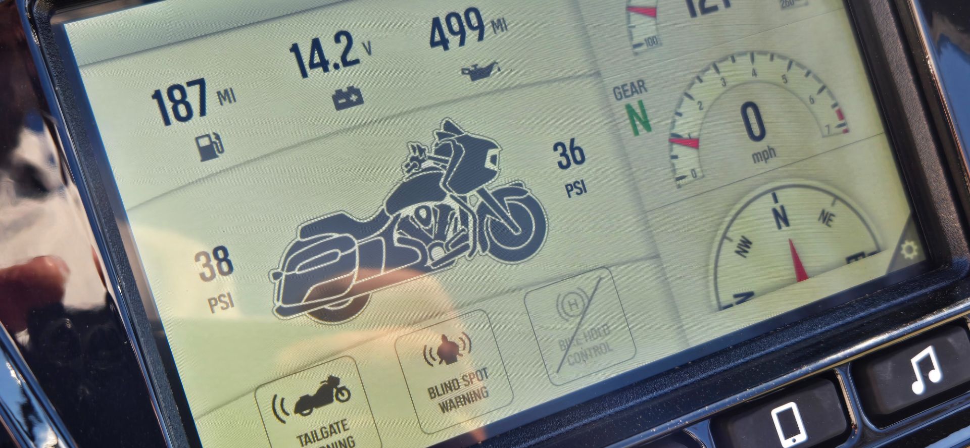 2025 Indian Motorcycle Challenger® Dark Horse® 112 in Lexington, Kentucky - Photo 4
