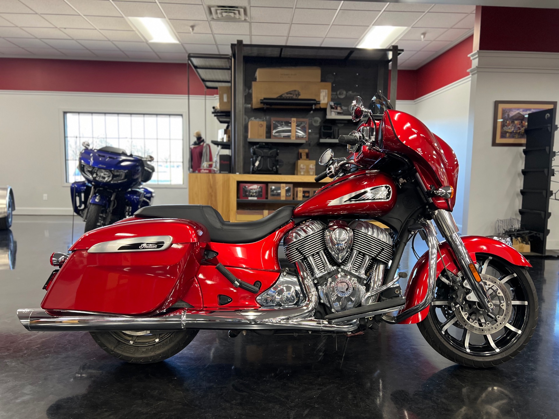 2019 Indian Motorcycle Chieftain® Limited ABS in Lafayette, Indiana - Photo 2