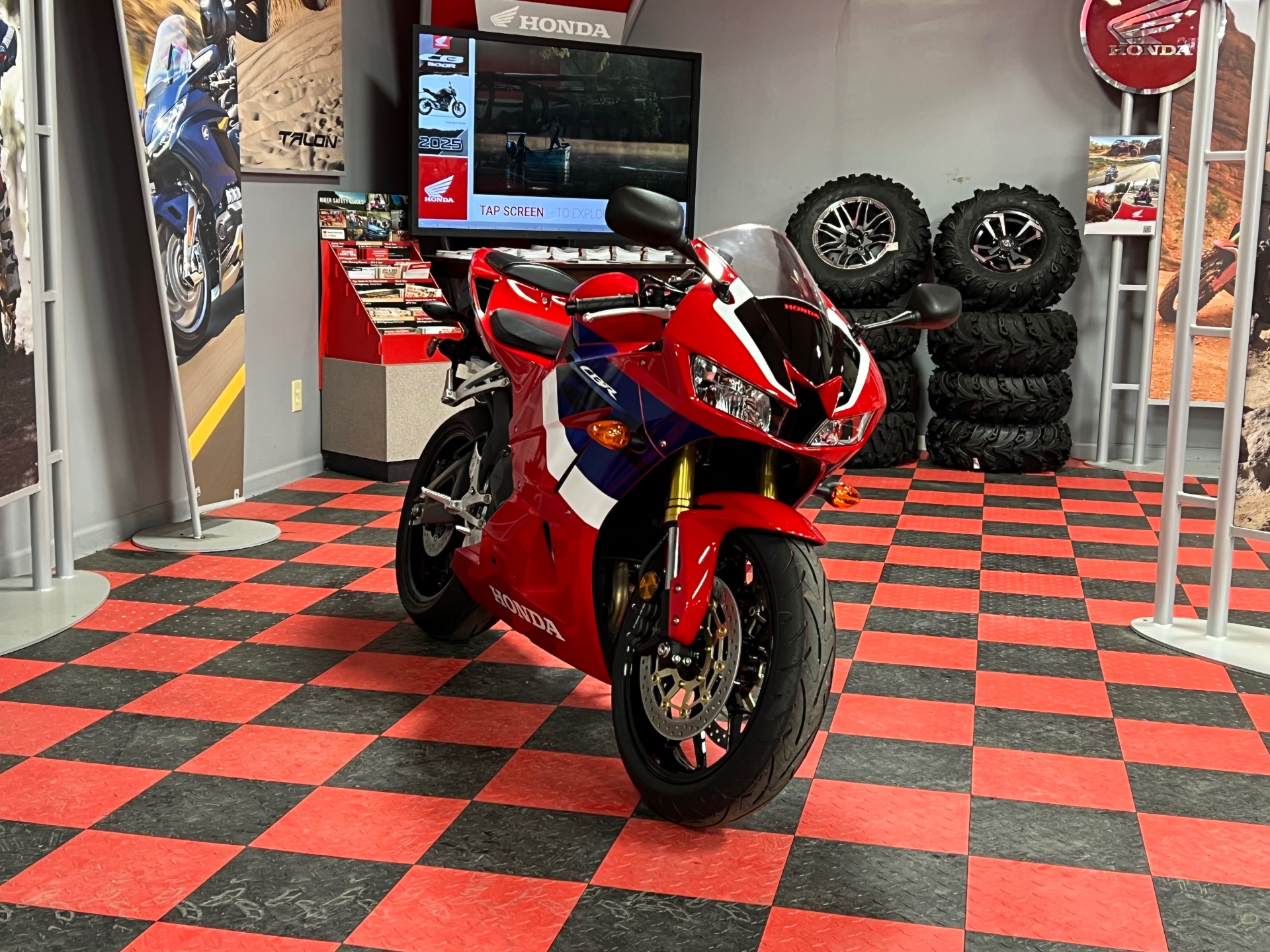 2024 Honda CBR600RR in Lafayette, Indiana - Photo 2