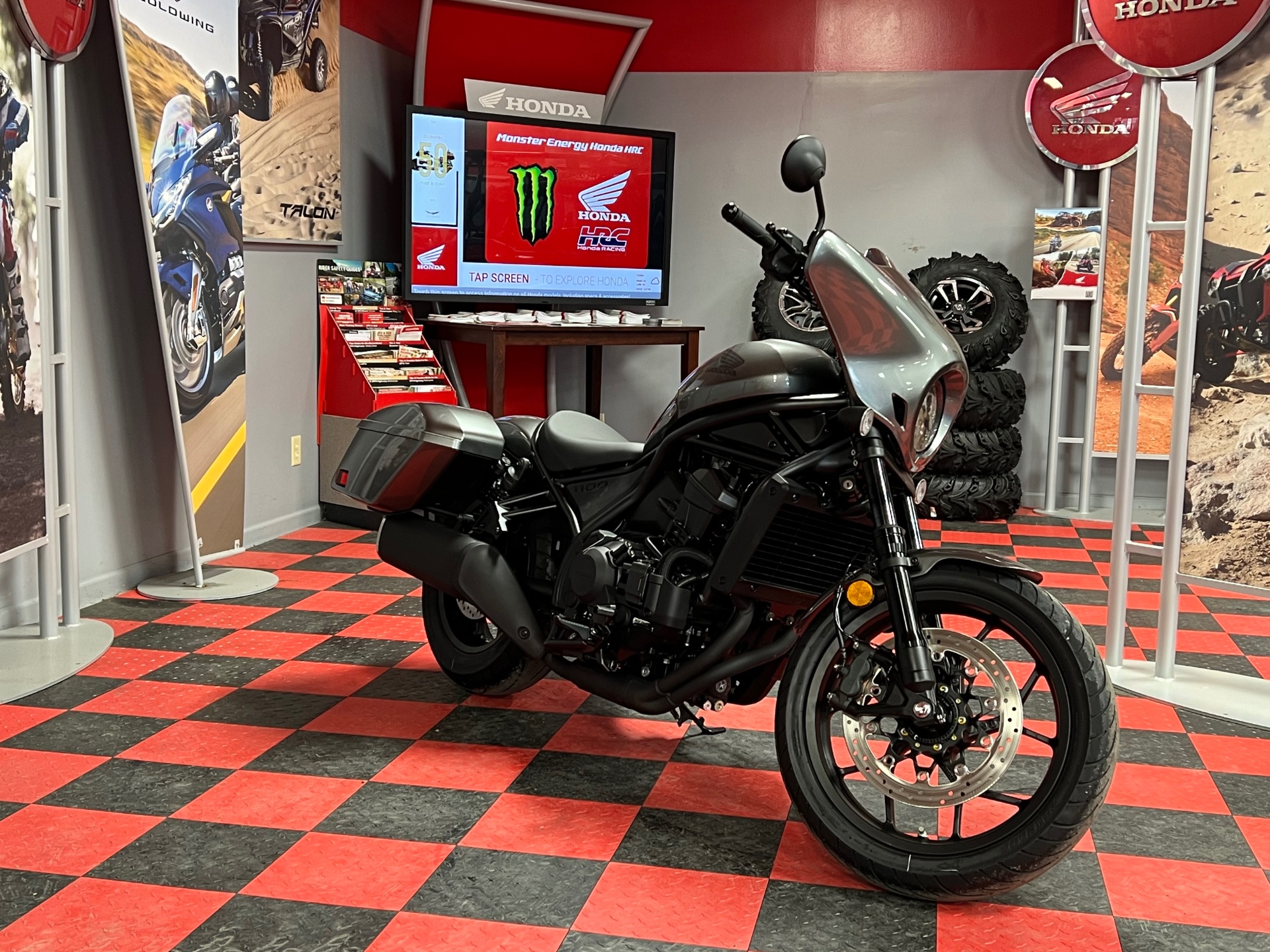 2025 Honda Rebel 1100T DCT in Lafayette, Indiana - Photo 2