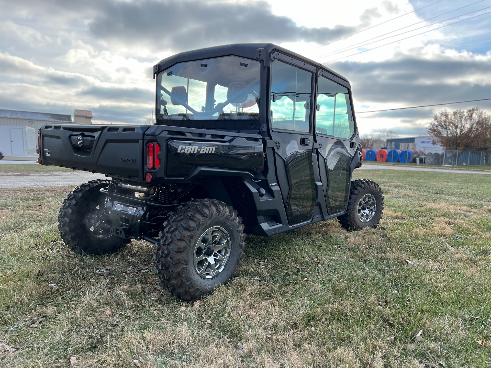 2024 Can-Am Defender MAX Lone Star in Lafayette, Indiana - Photo 5