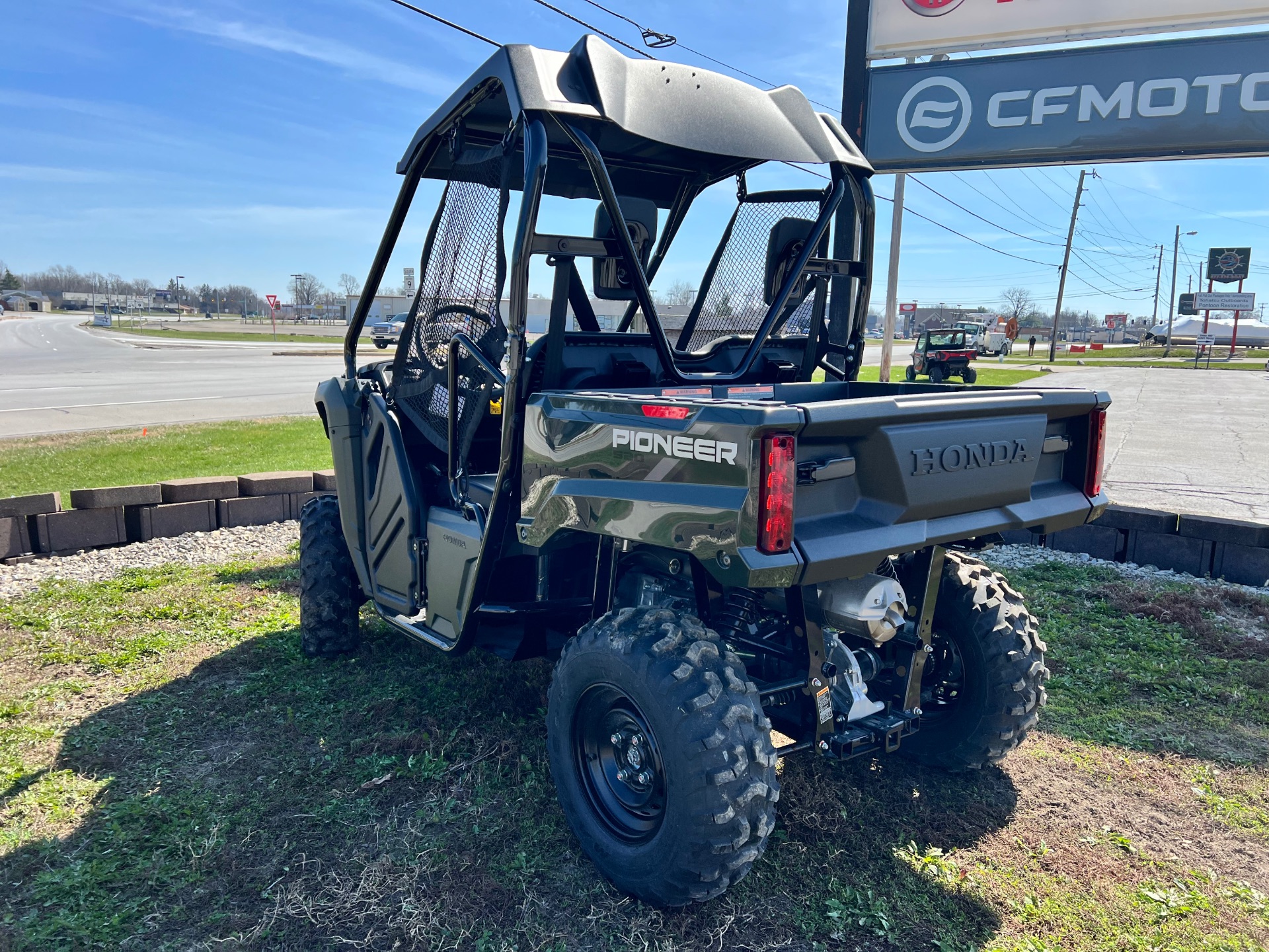 2026 Honda Pioneer 520 3