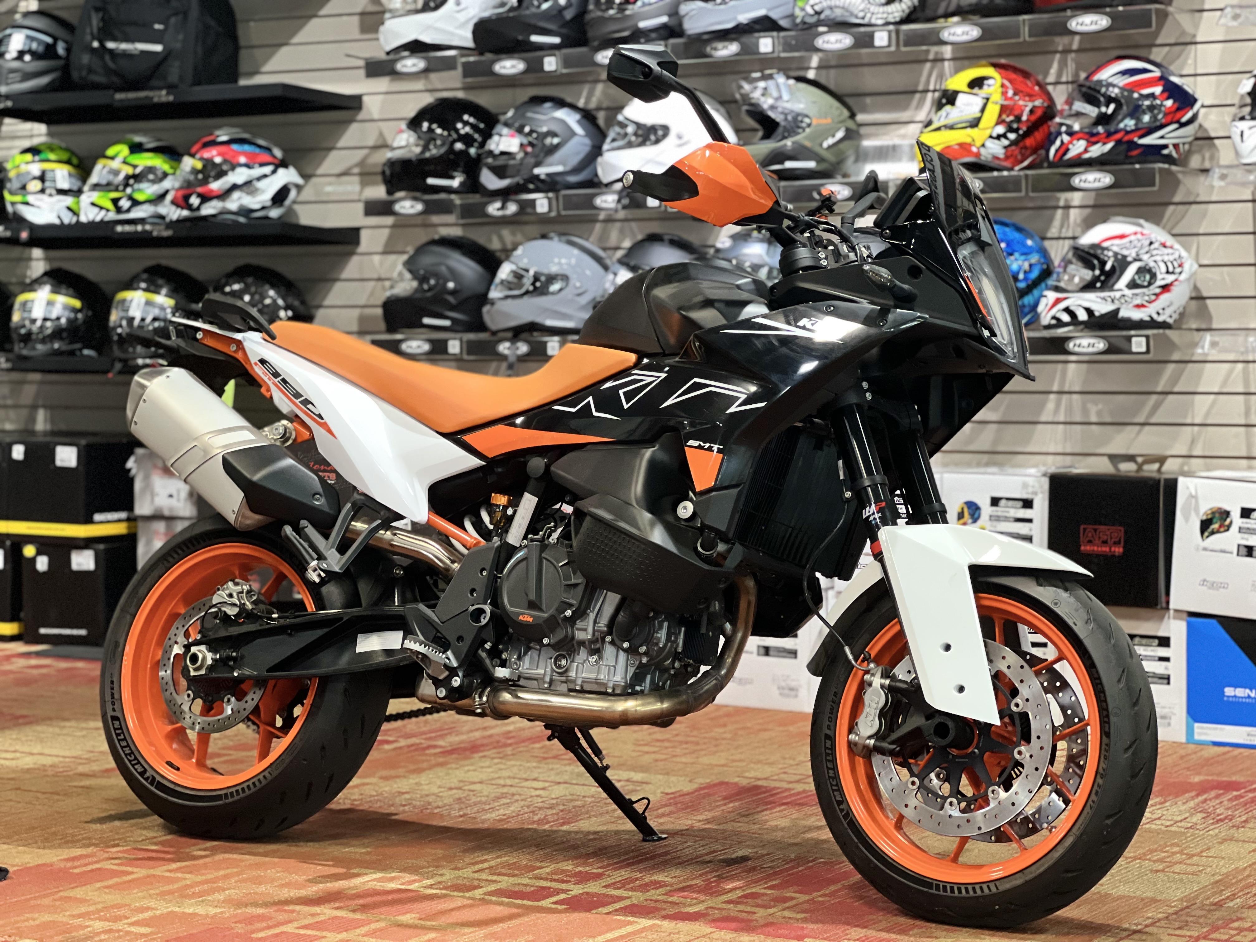 2024 890 Adventure R