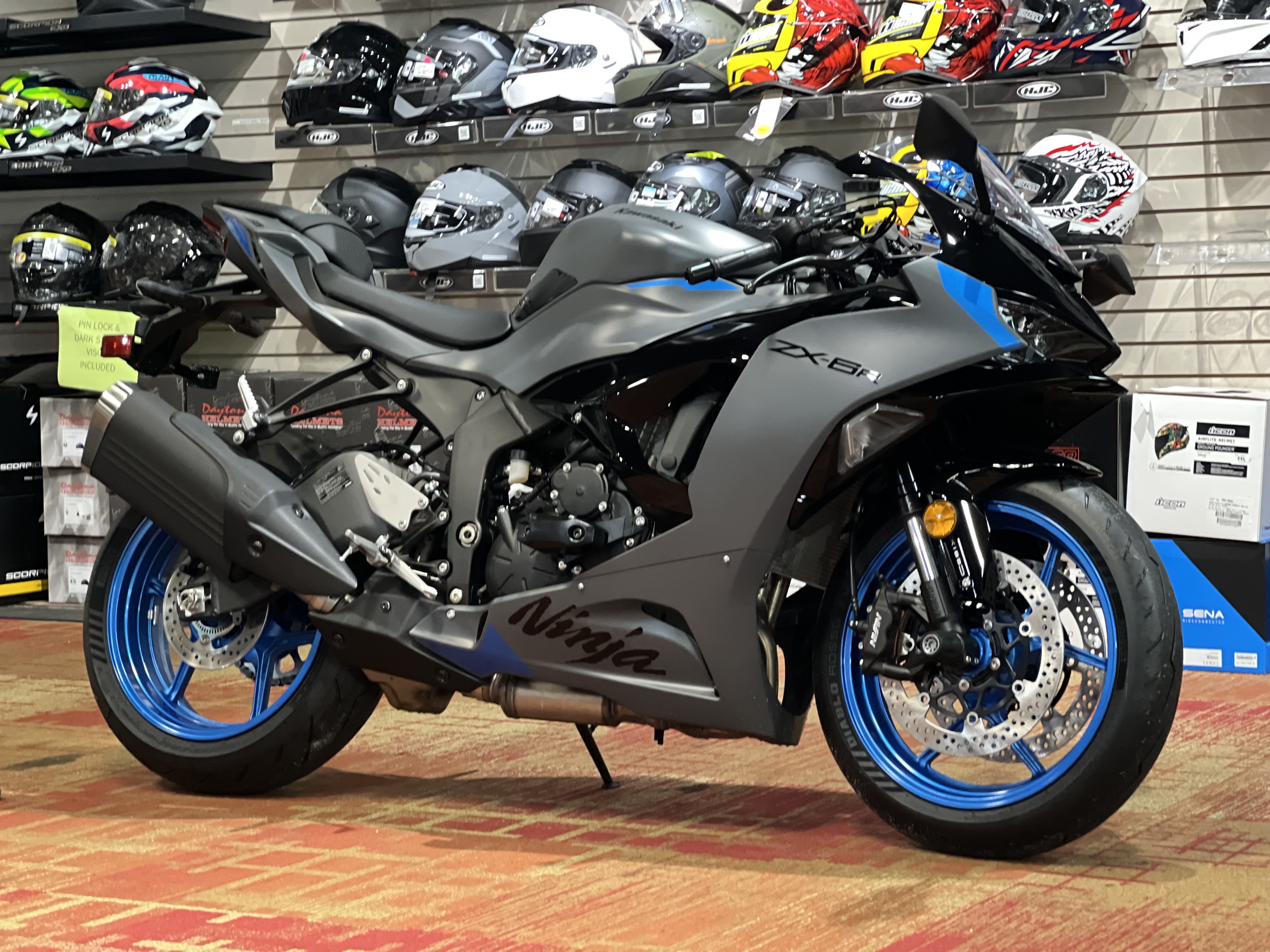 2026 Ninja® ZX-6R ABS