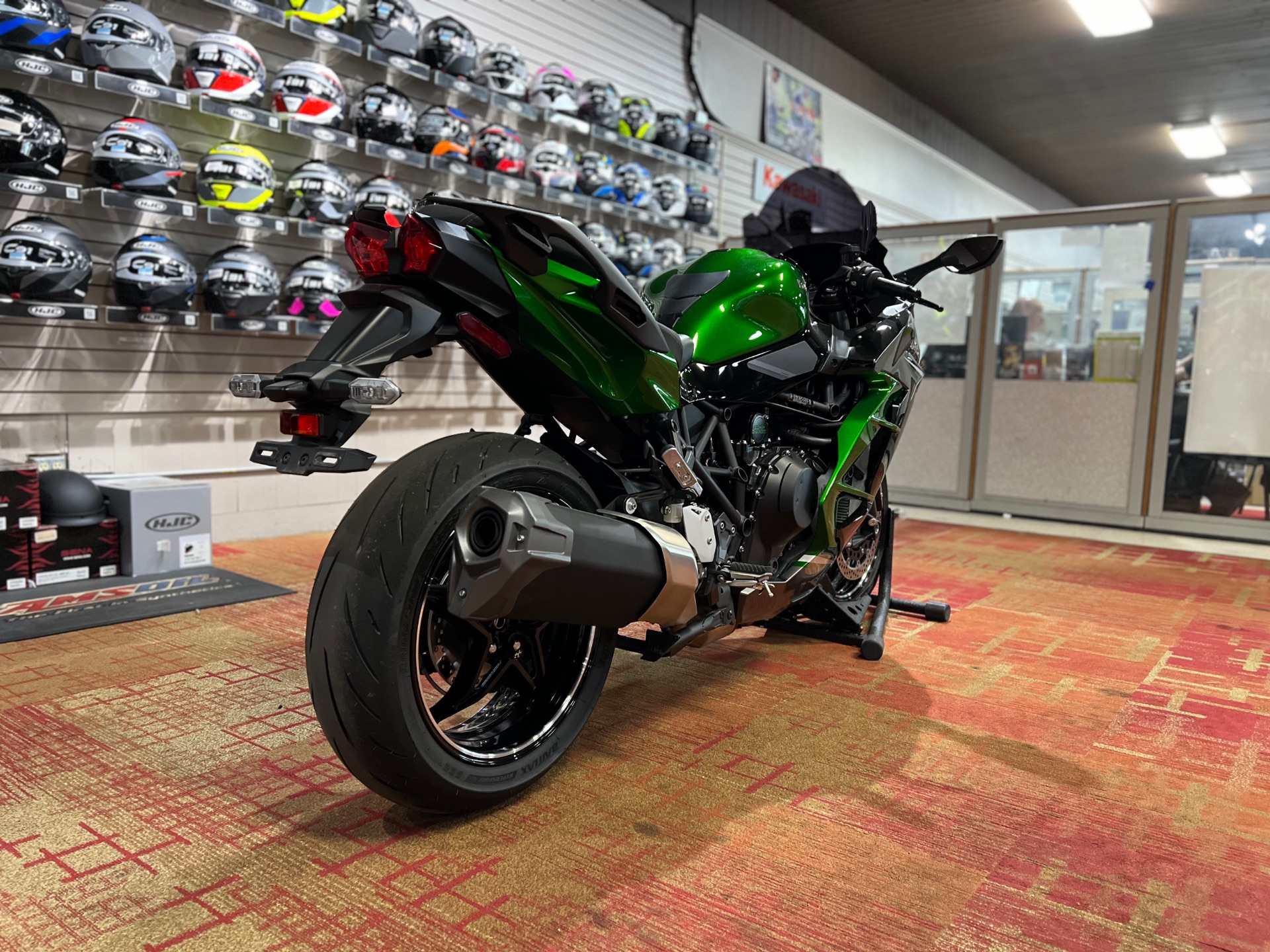 2022 Kawasaki NINJA H2 SX SE in Anderson, Indiana - Photo 3