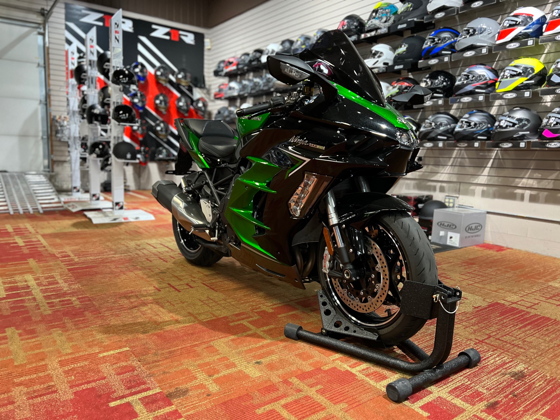 2022 Kawasaki NINJA H2 SX SE in Anderson, Indiana - Photo 4