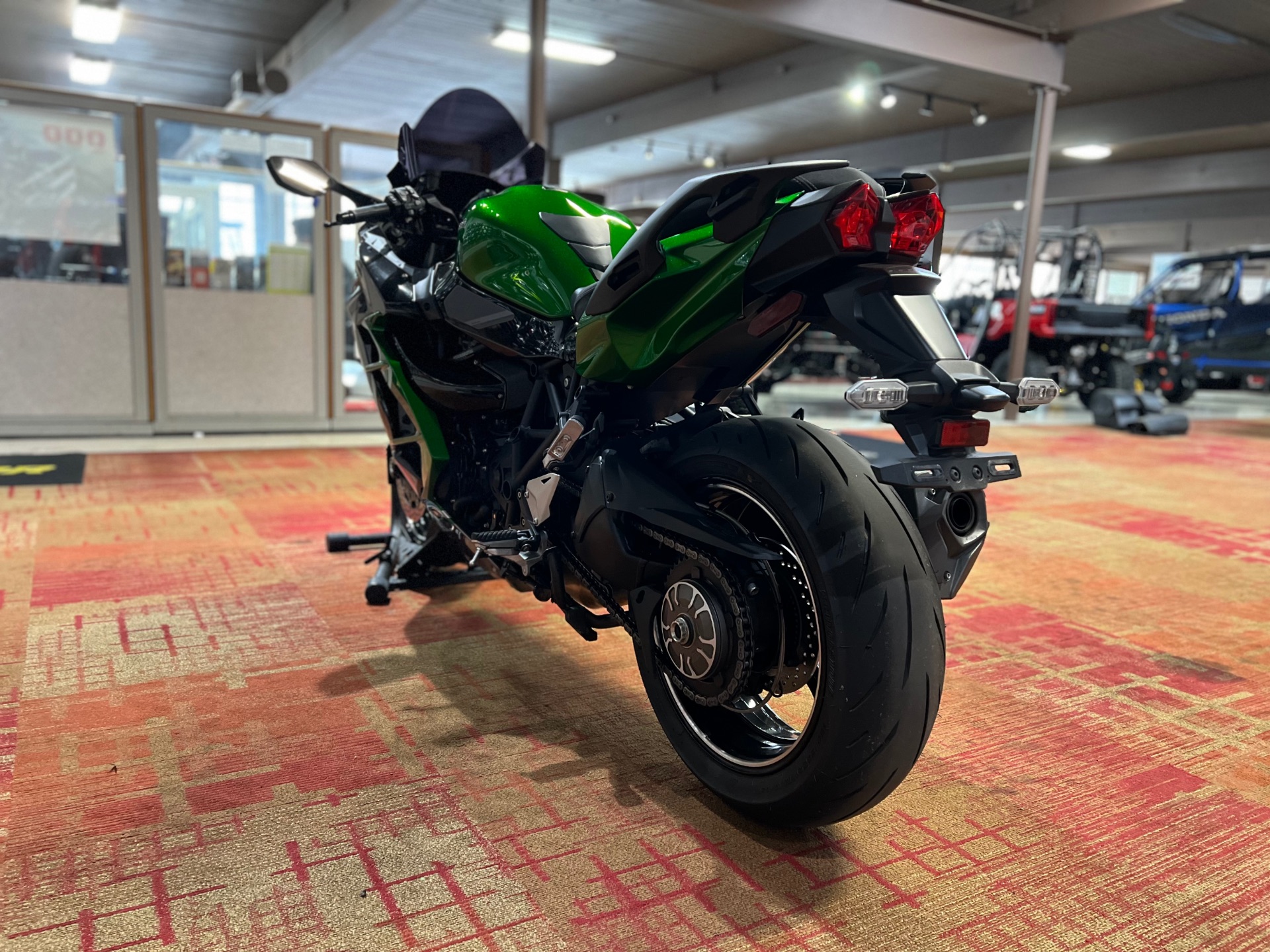 2022 Kawasaki NINJA H2 SX SE in Anderson, Indiana - Photo 6