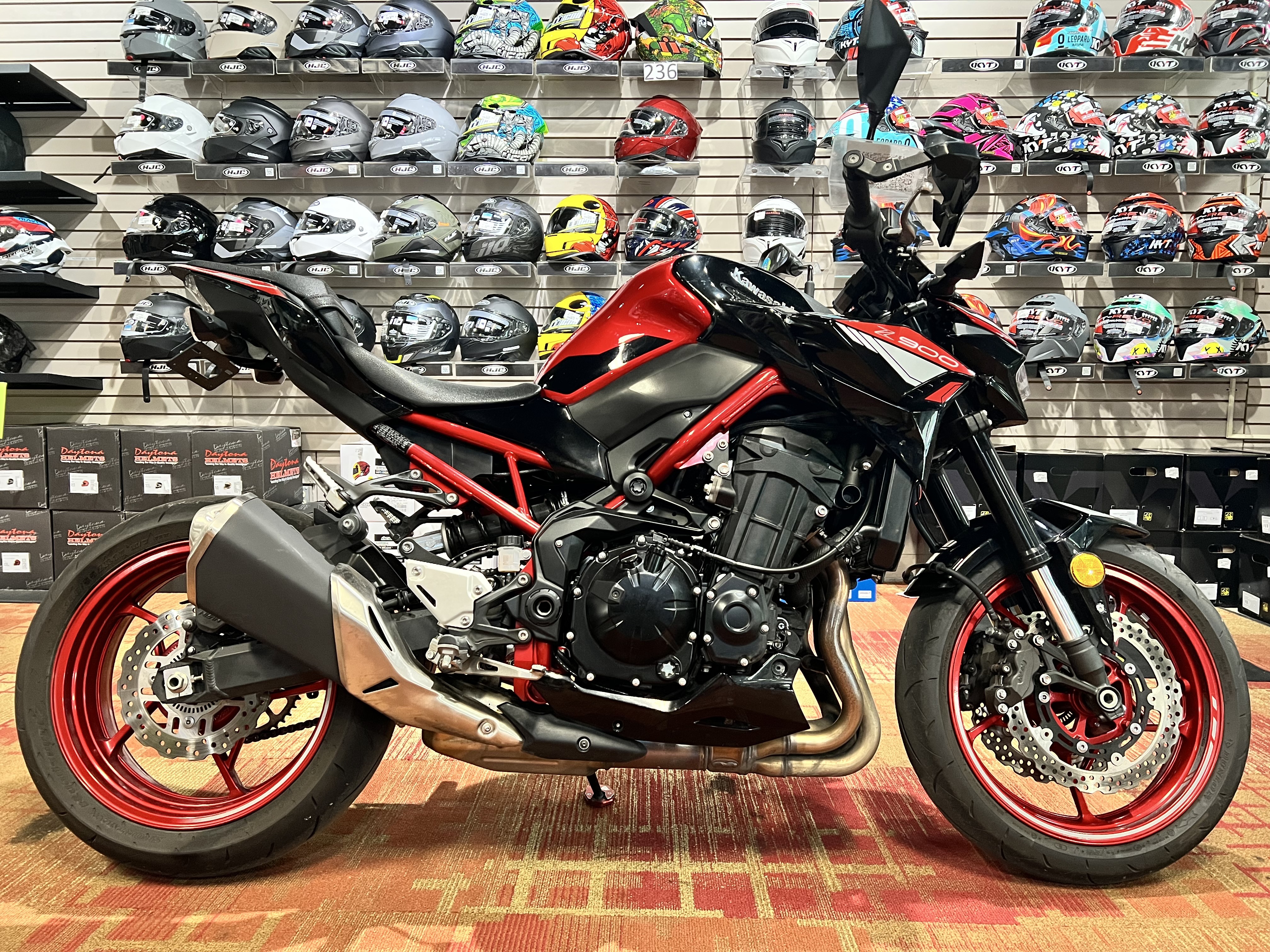 2024 Kawasaki Z900 ABS 6